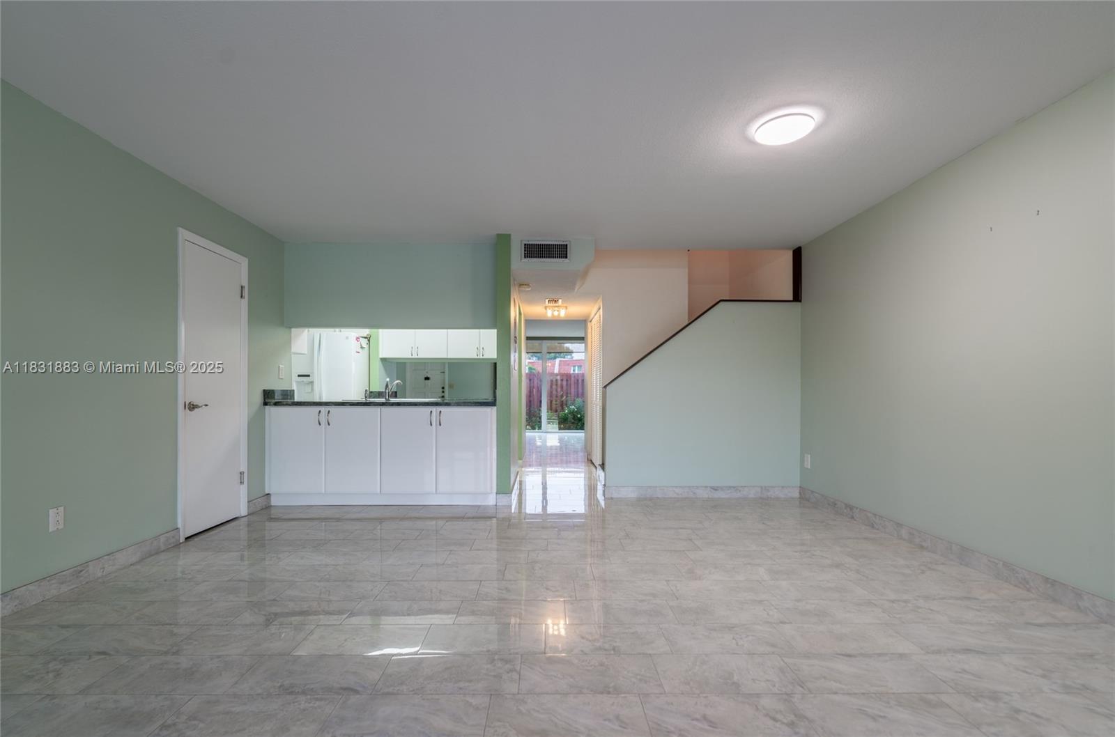 LAKE LAURA CONDO NO 2 - Residential