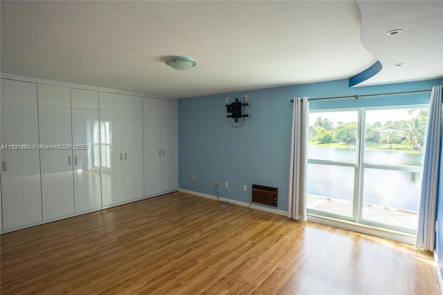 LAKE LAURA CONDO NO 2 - Residential