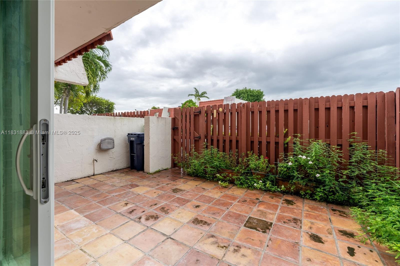 LAKE LAURA CONDO NO 2 - Residential