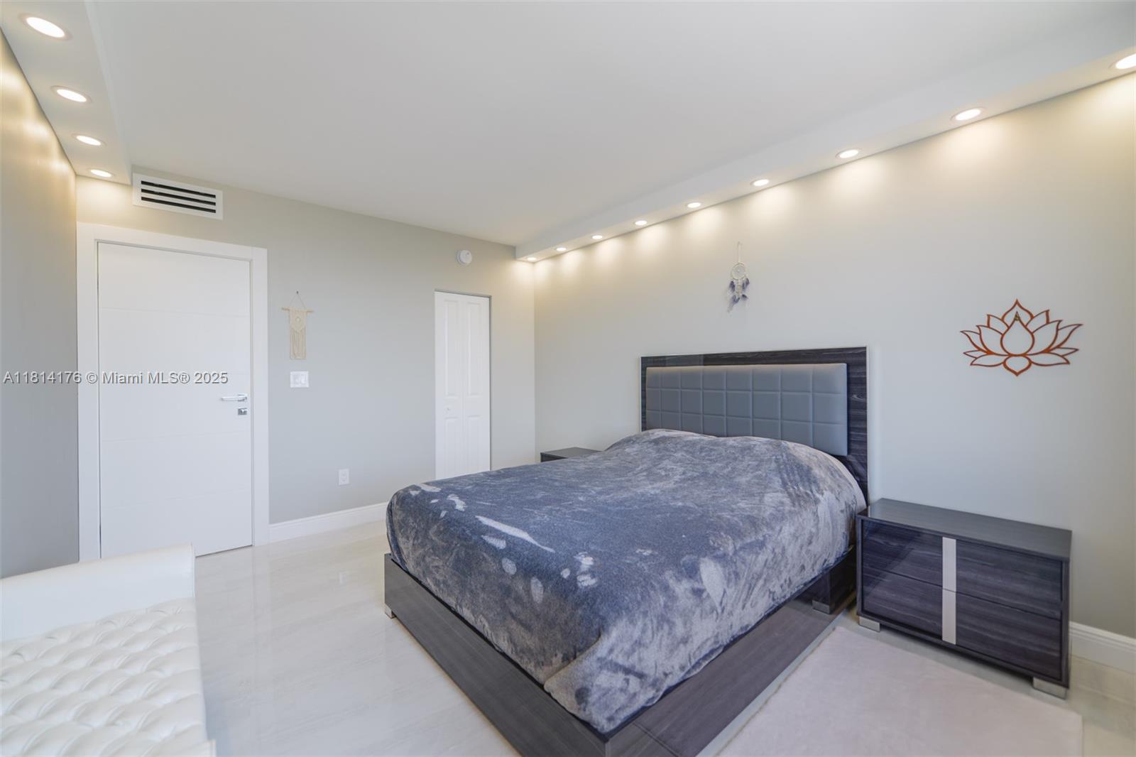 HEMISPHERES CONDO - Residential