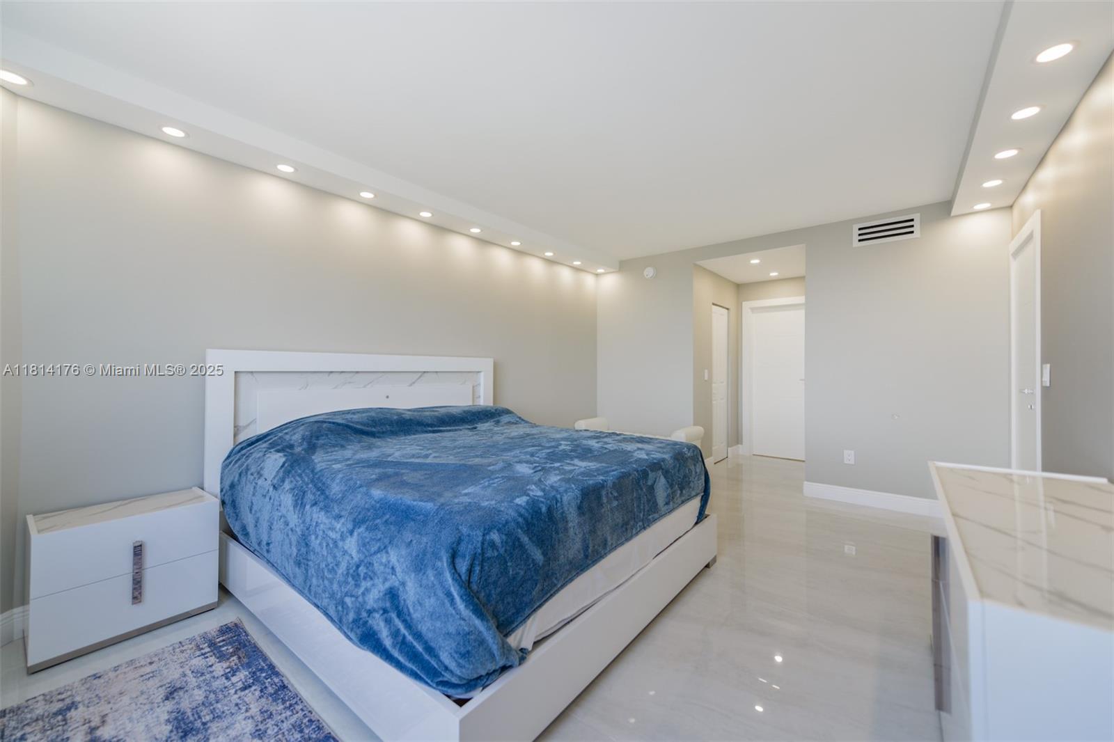 HEMISPHERES CONDO - Residential