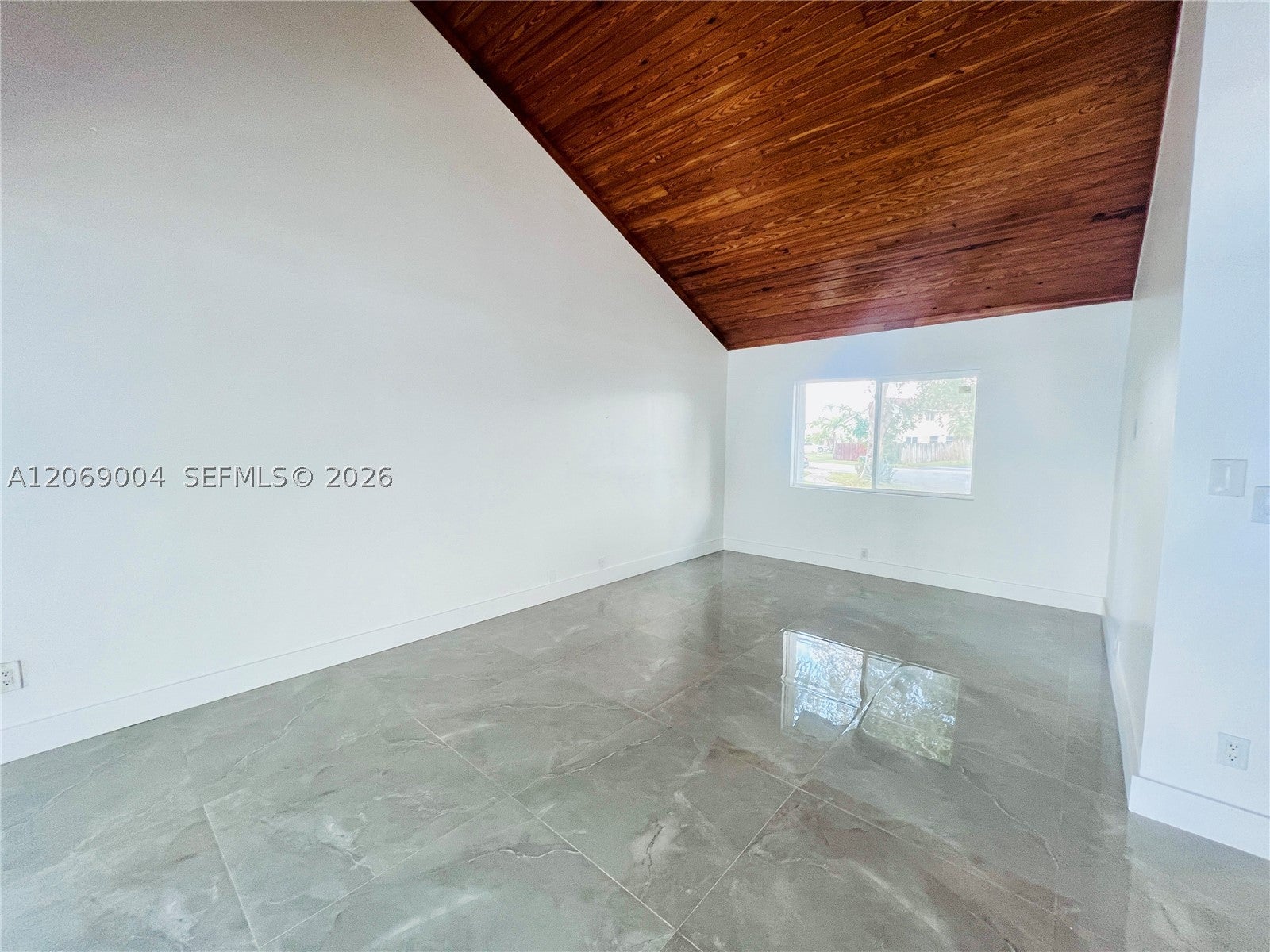 750 SW 98th Ave