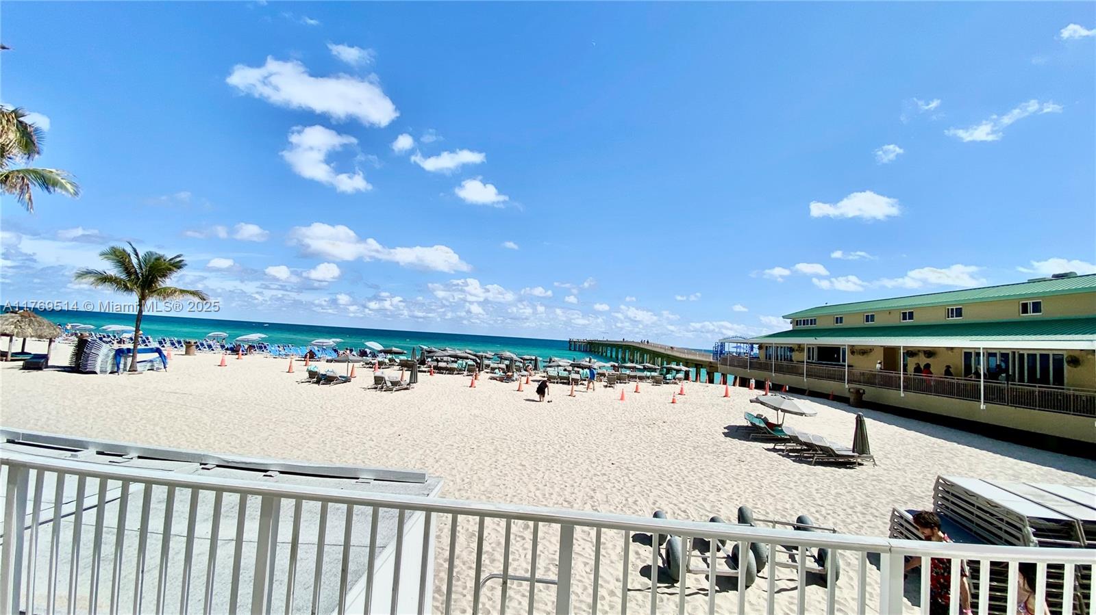 LA PERLA CONDO - Residential Lease