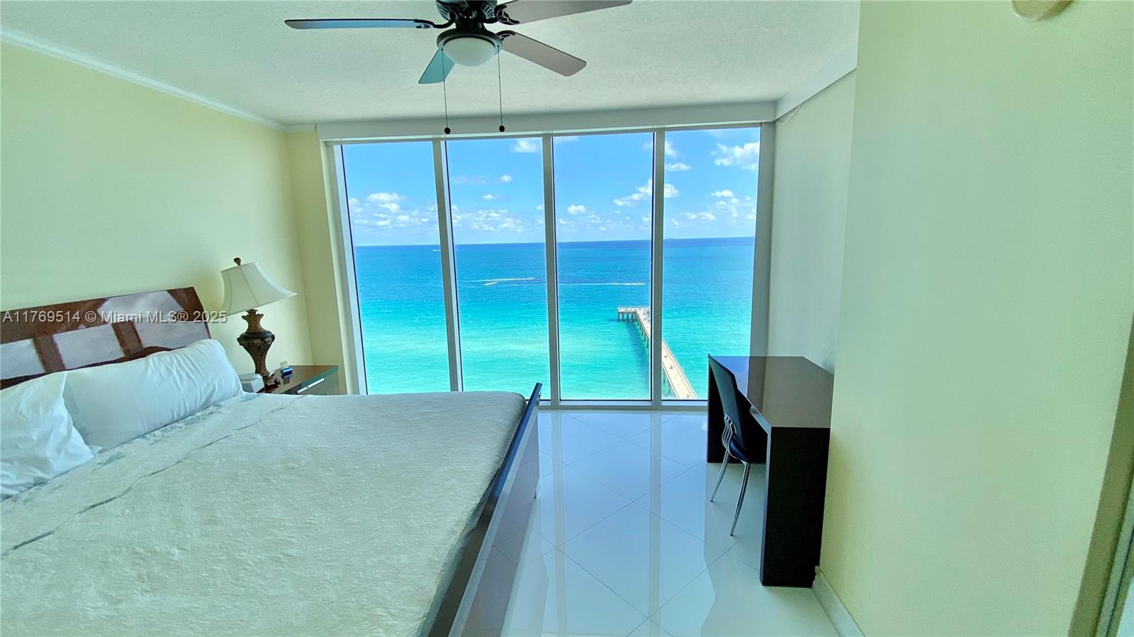 LA PERLA CONDO - Residential Lease