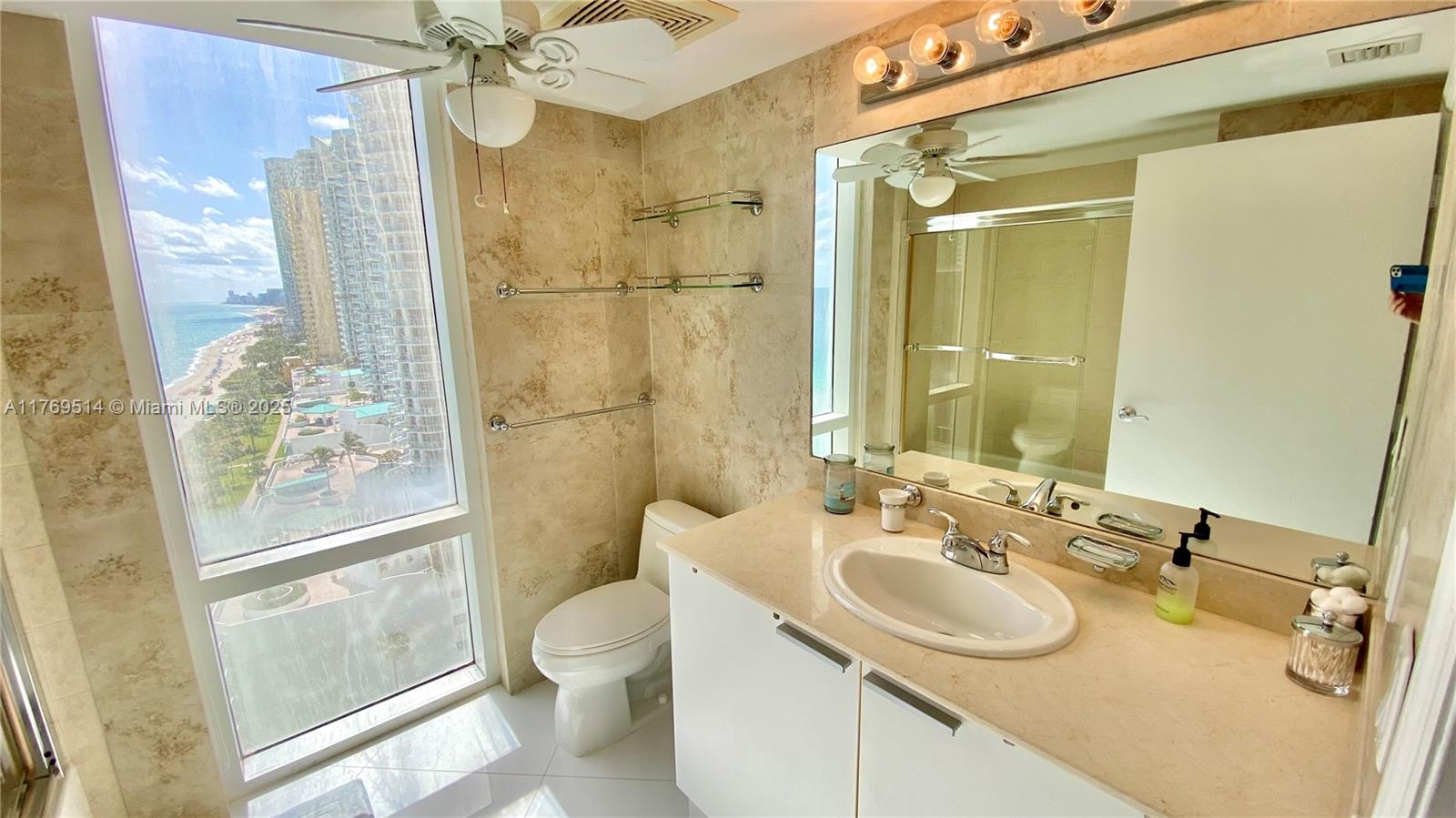 LA PERLA CONDO - Residential Lease