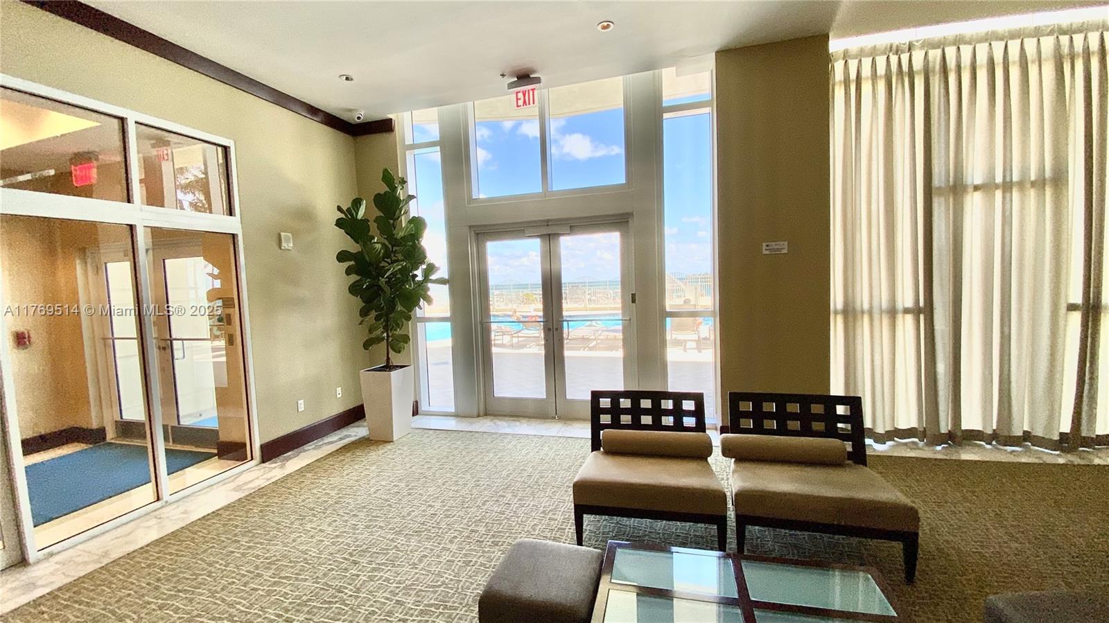 LA PERLA CONDO - Residential Lease