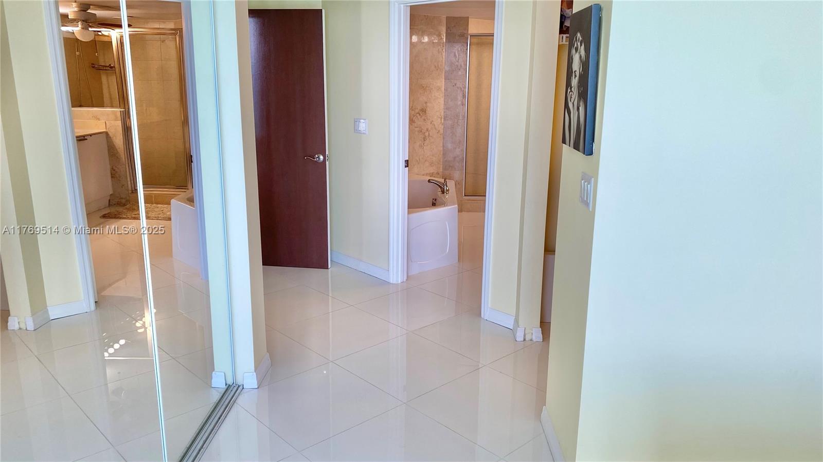 LA PERLA CONDO - Residential Lease