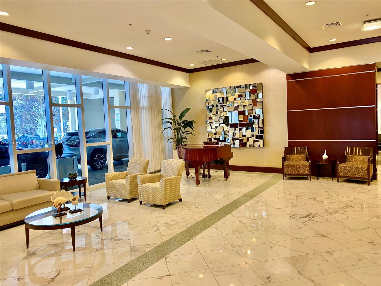 LA PERLA CONDO - Residential Lease