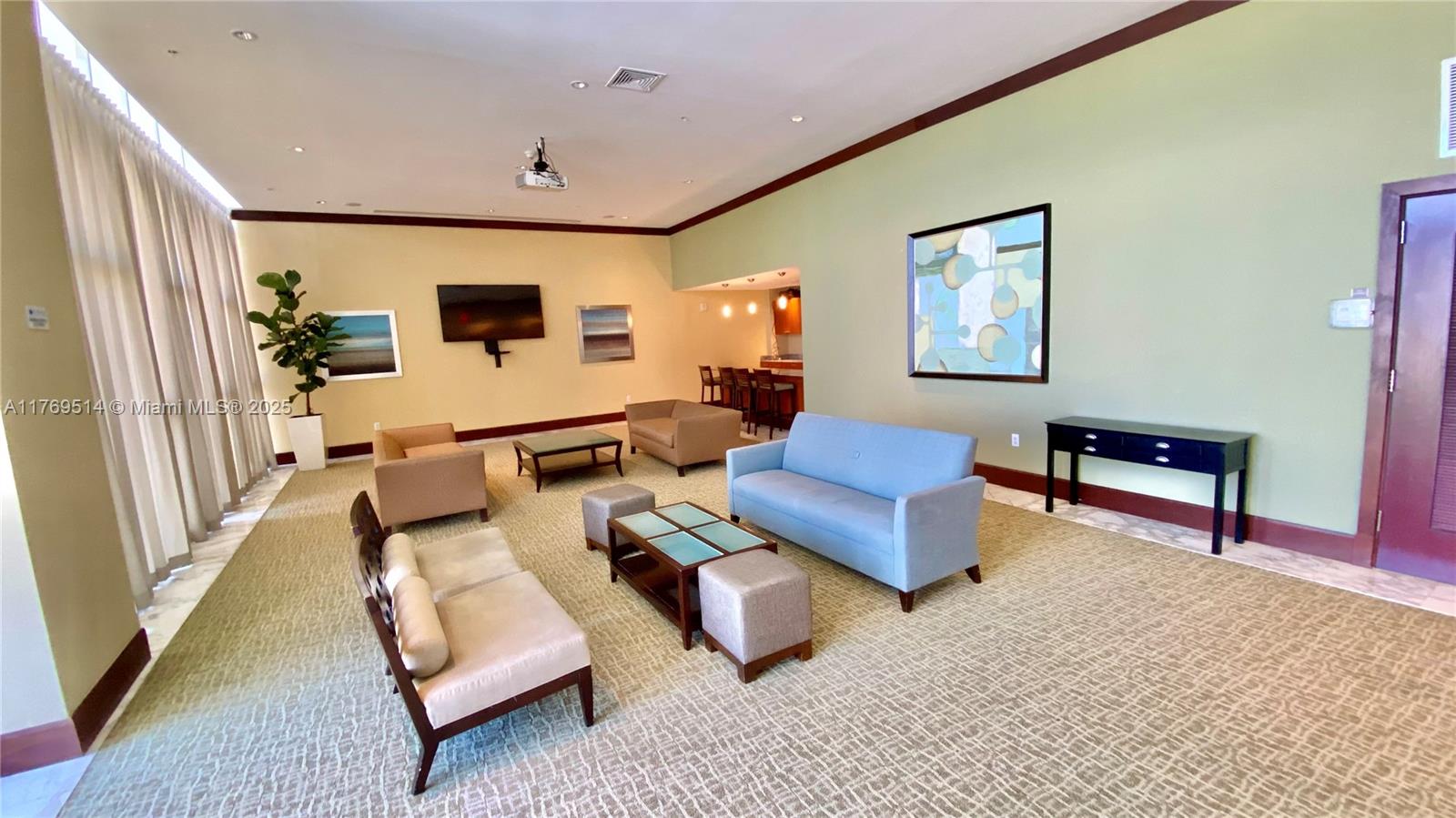 LA PERLA CONDO - Residential Lease