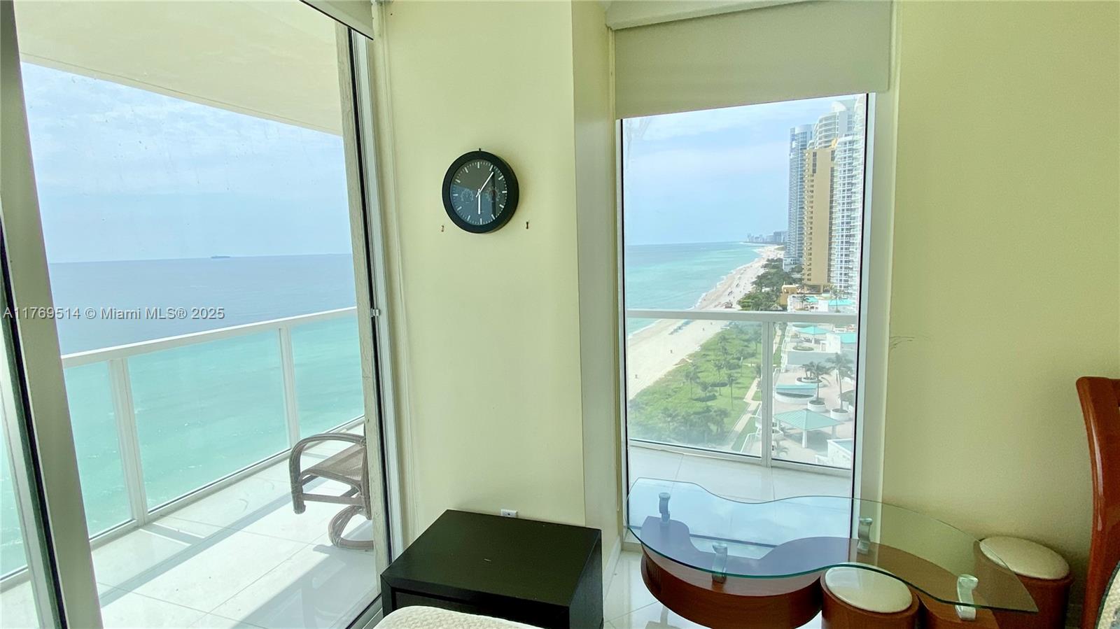 LA PERLA CONDO - Residential Lease