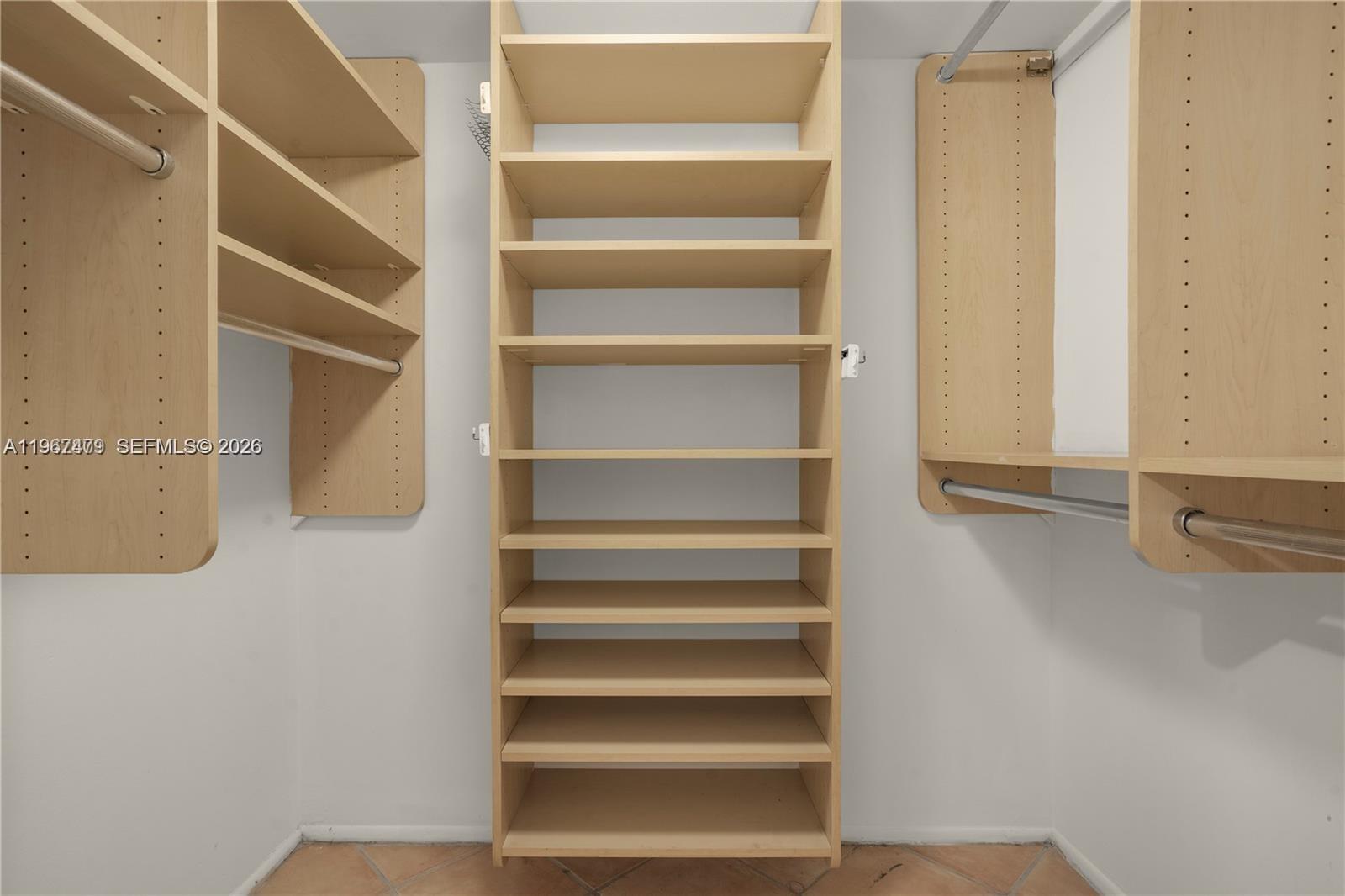 BISCAYA III CONDO - Residential