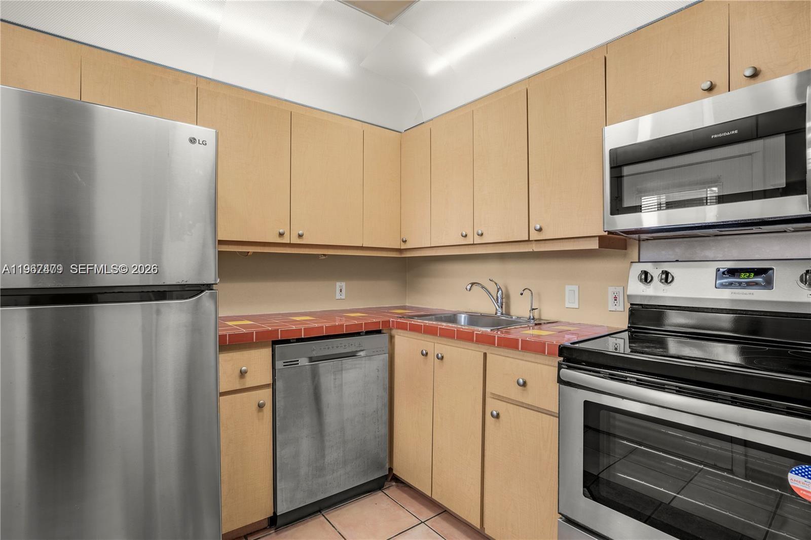 BISCAYA III CONDO - Residential