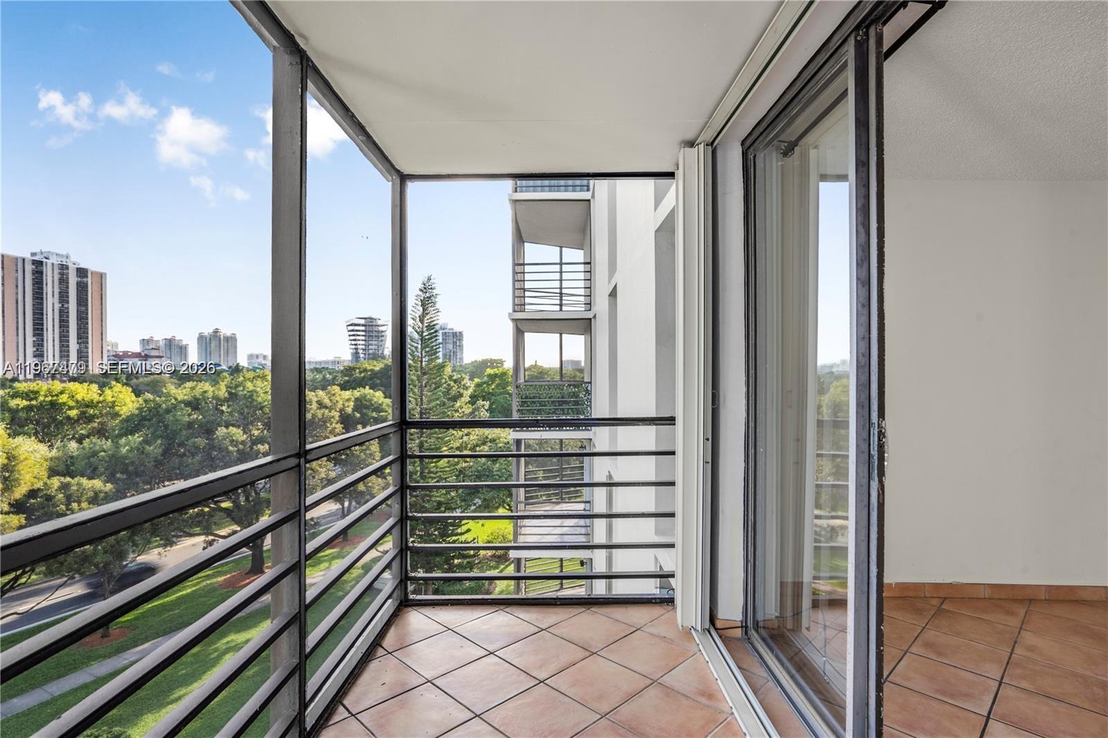 BISCAYA III CONDO - Residential