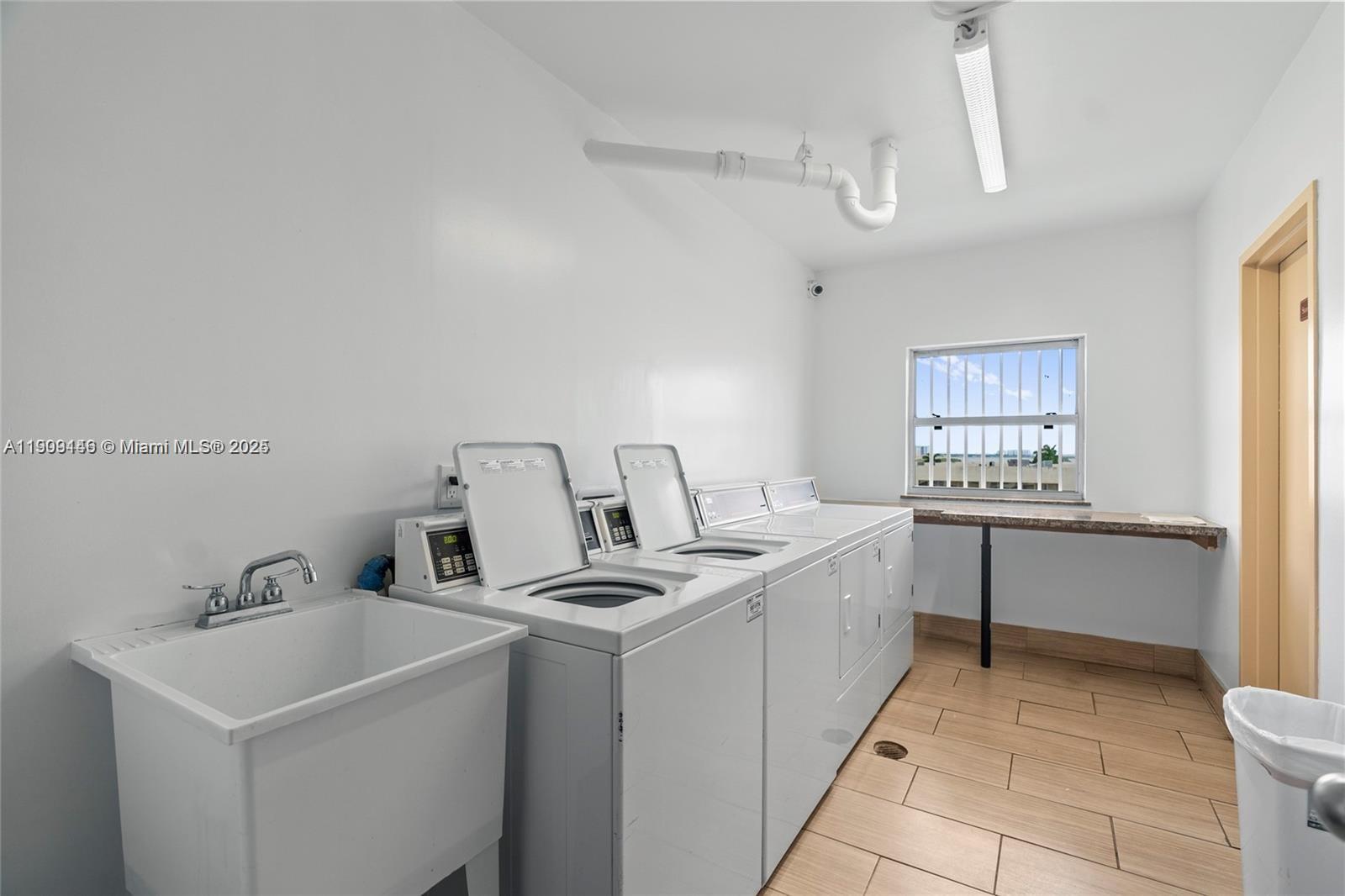 ISLAND PLACE AT NORTH BAY - Residential Lease