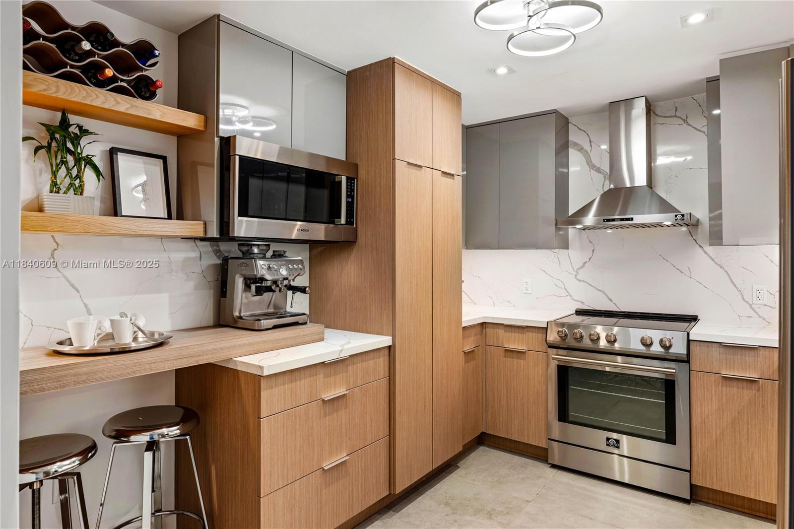 COMMODORE PLAZA CONDO - Residential