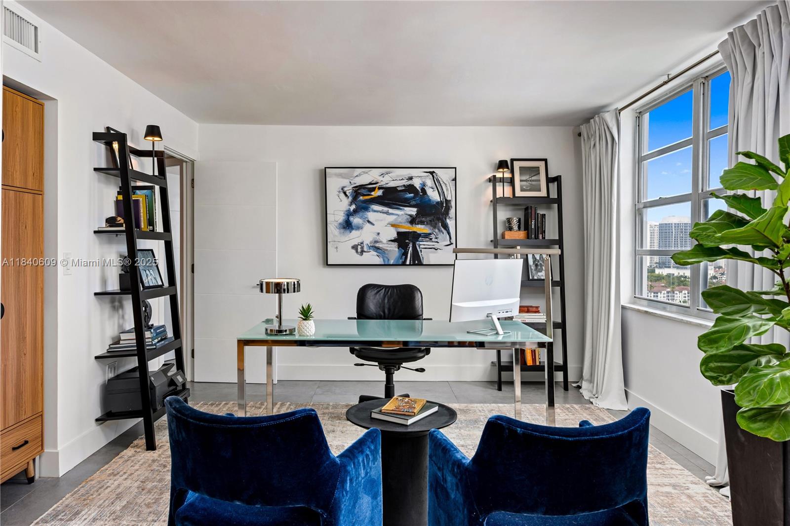 COMMODORE PLAZA CONDO - Residential