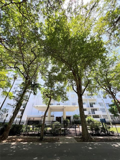 Photo of 2780 NE 183rd St #1714, Aventura, FL 33160 (MLS # A11840609)