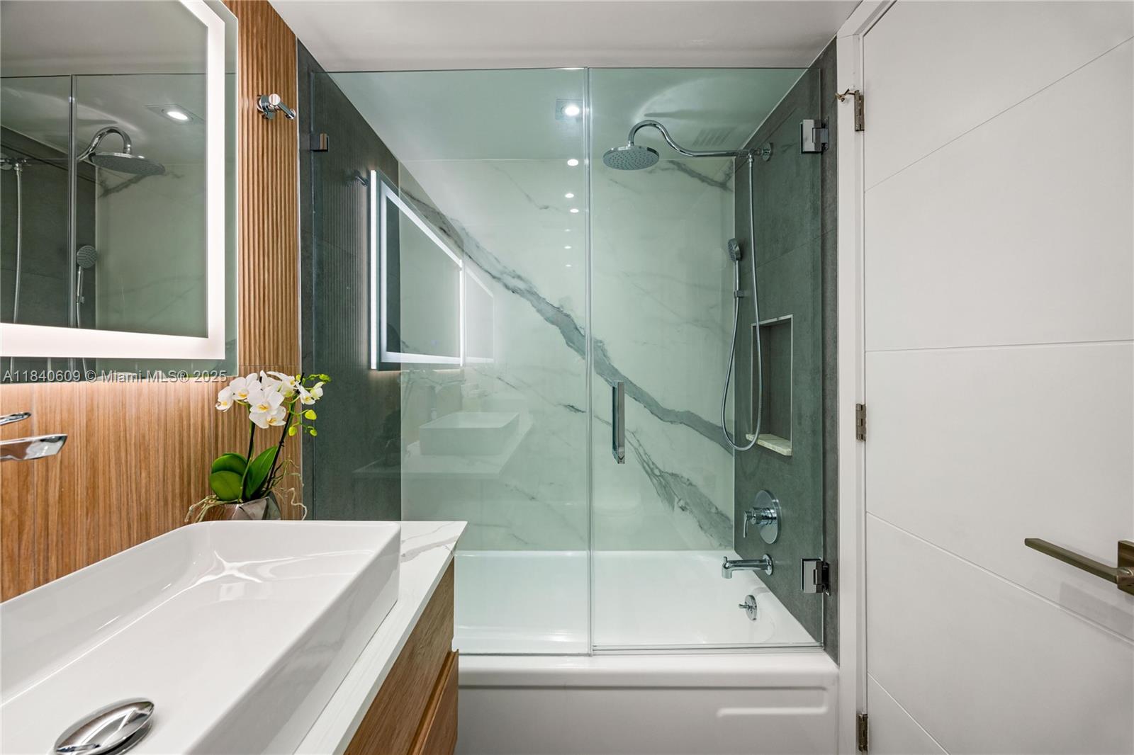 COMMODORE PLAZA CONDO - Residential