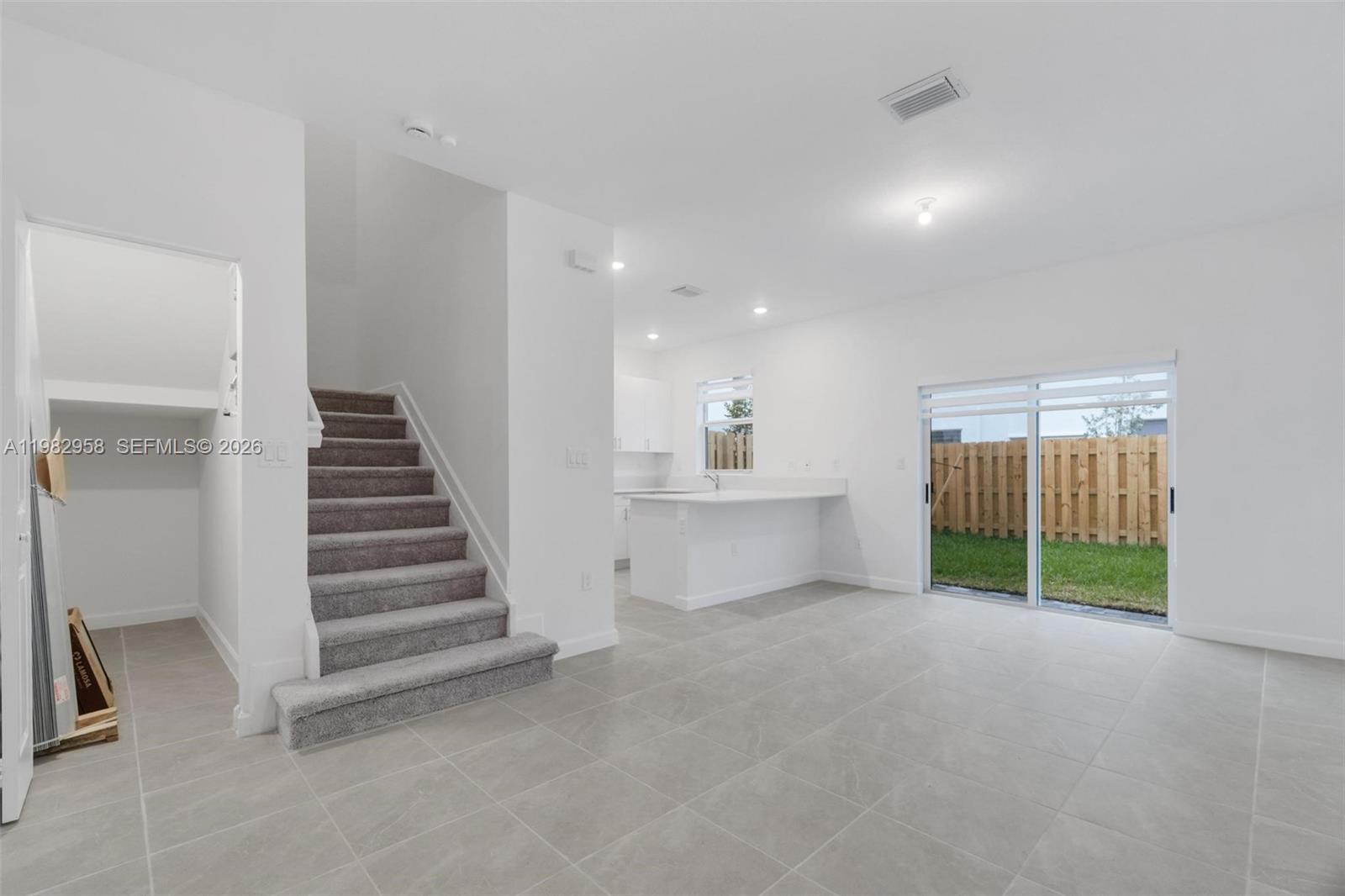 STEIN ASSEMBLAGE - Residential