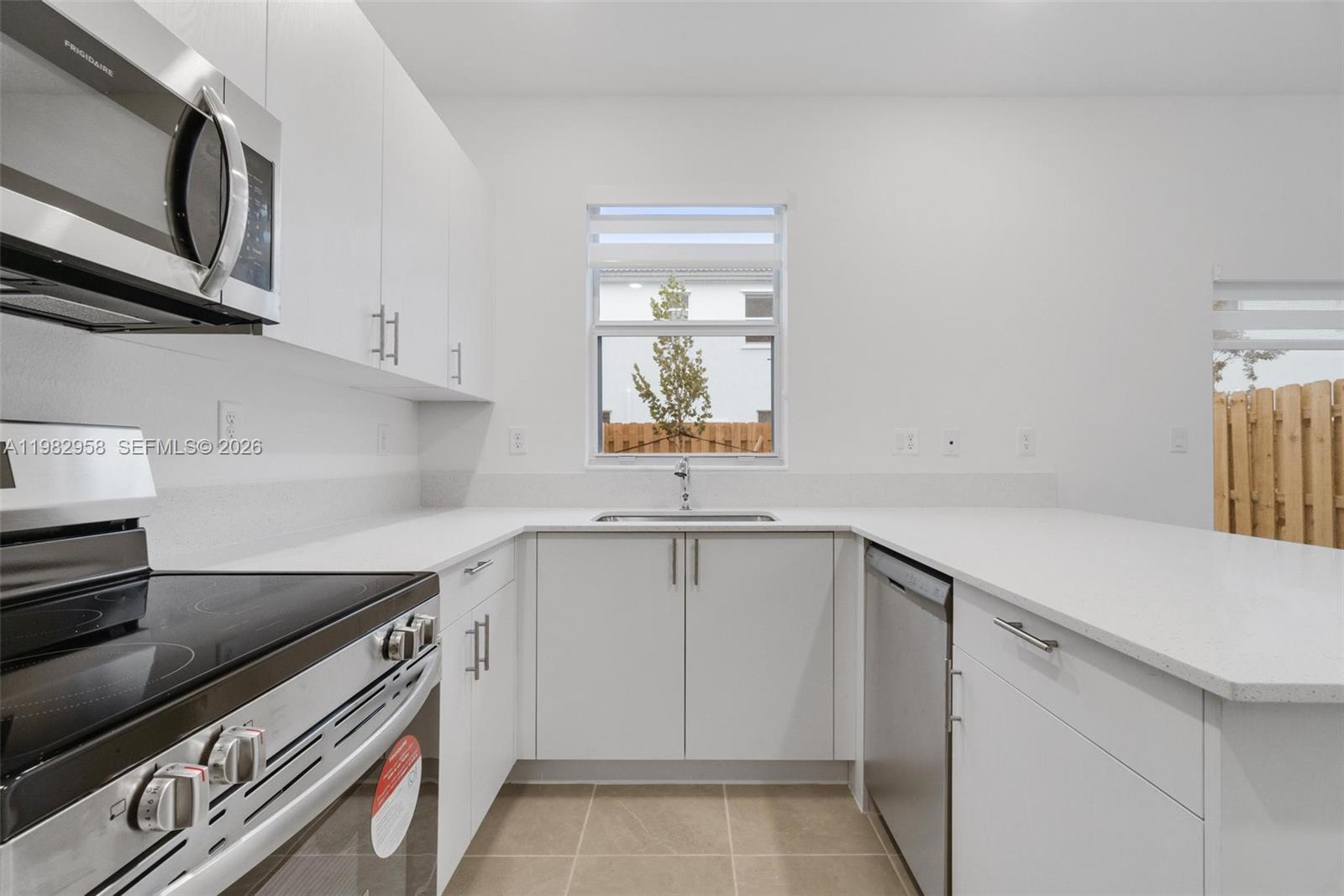 STEIN ASSEMBLAGE - Residential