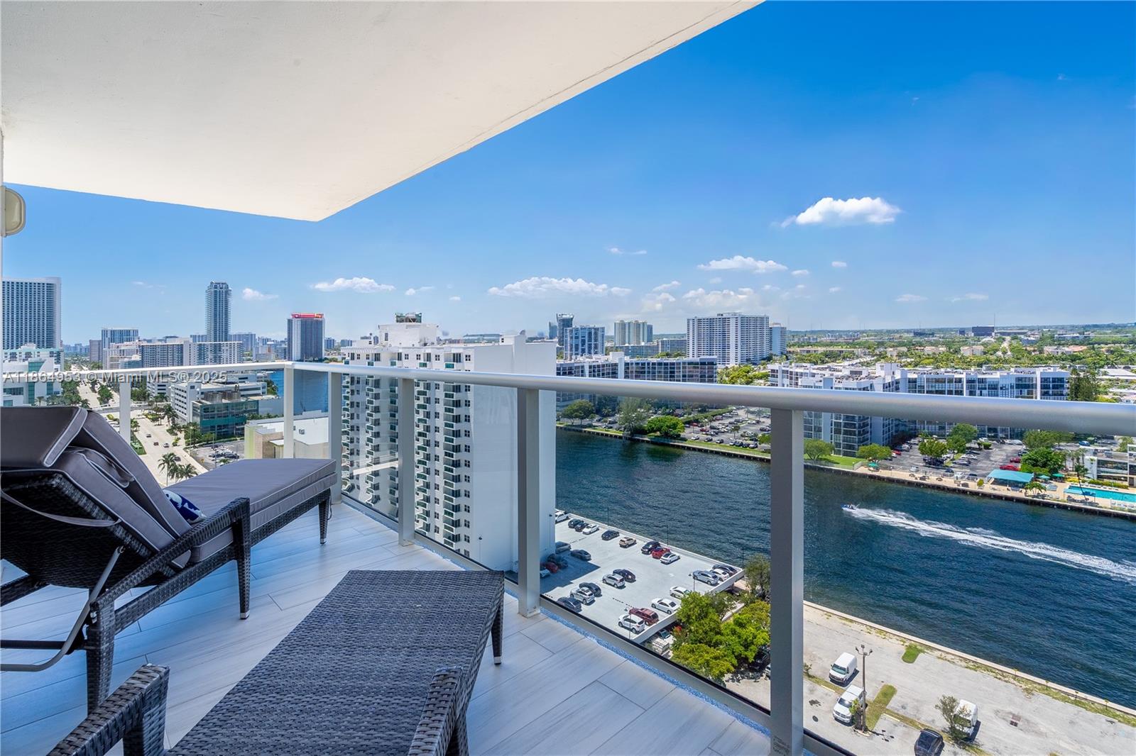 2751 S Ocean Dr PH08N