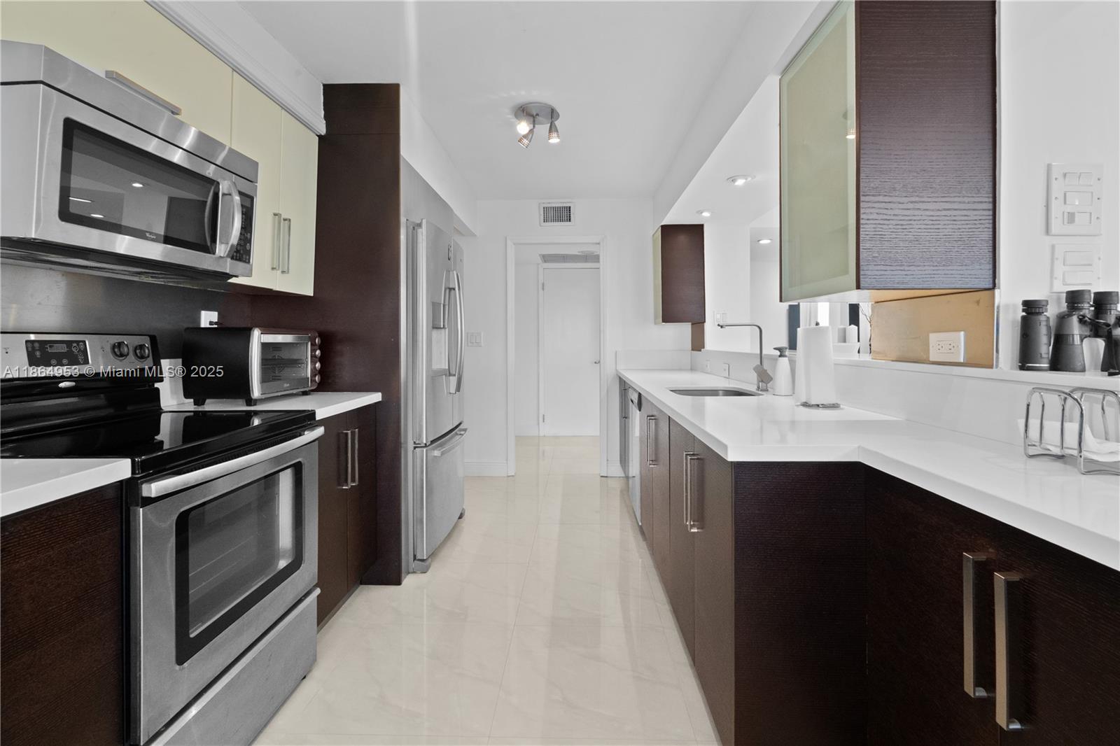 AQUARIUS CONDO - Residential