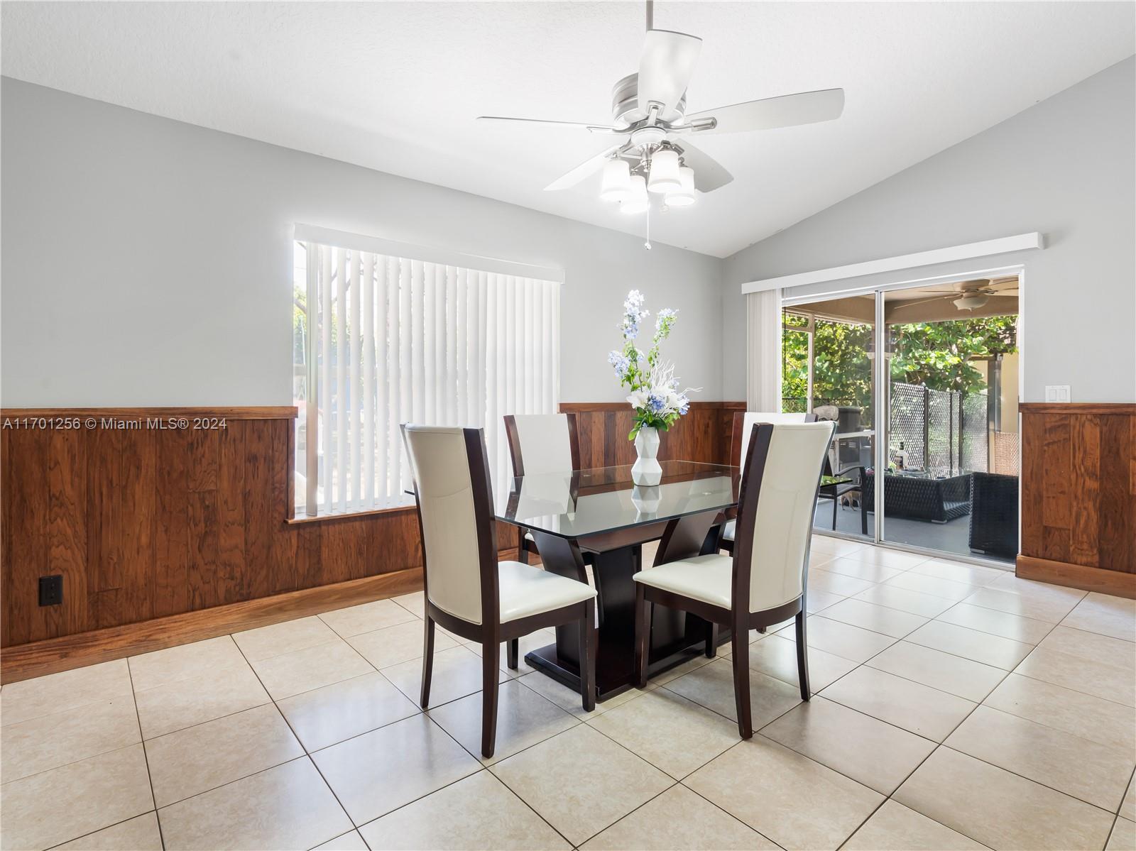 949 SW Longfellow Rd