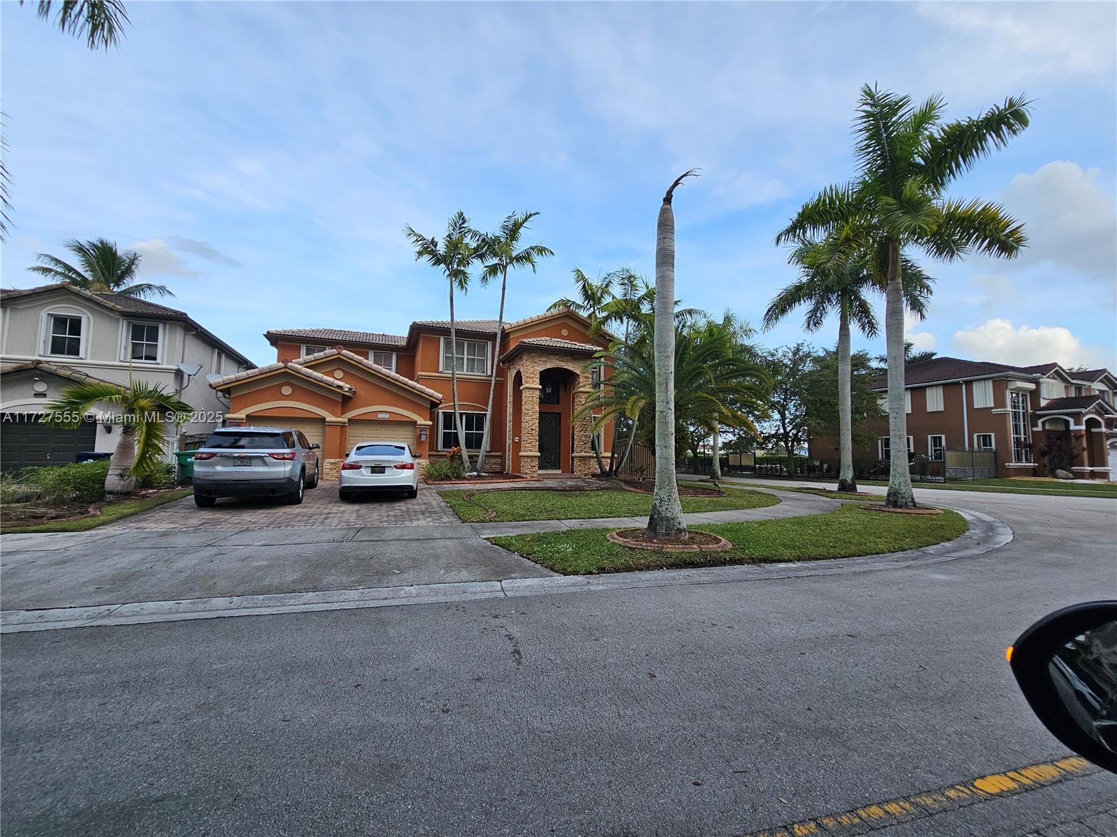 A B AT TAMIAMI TRAIL PHAS - Residential
