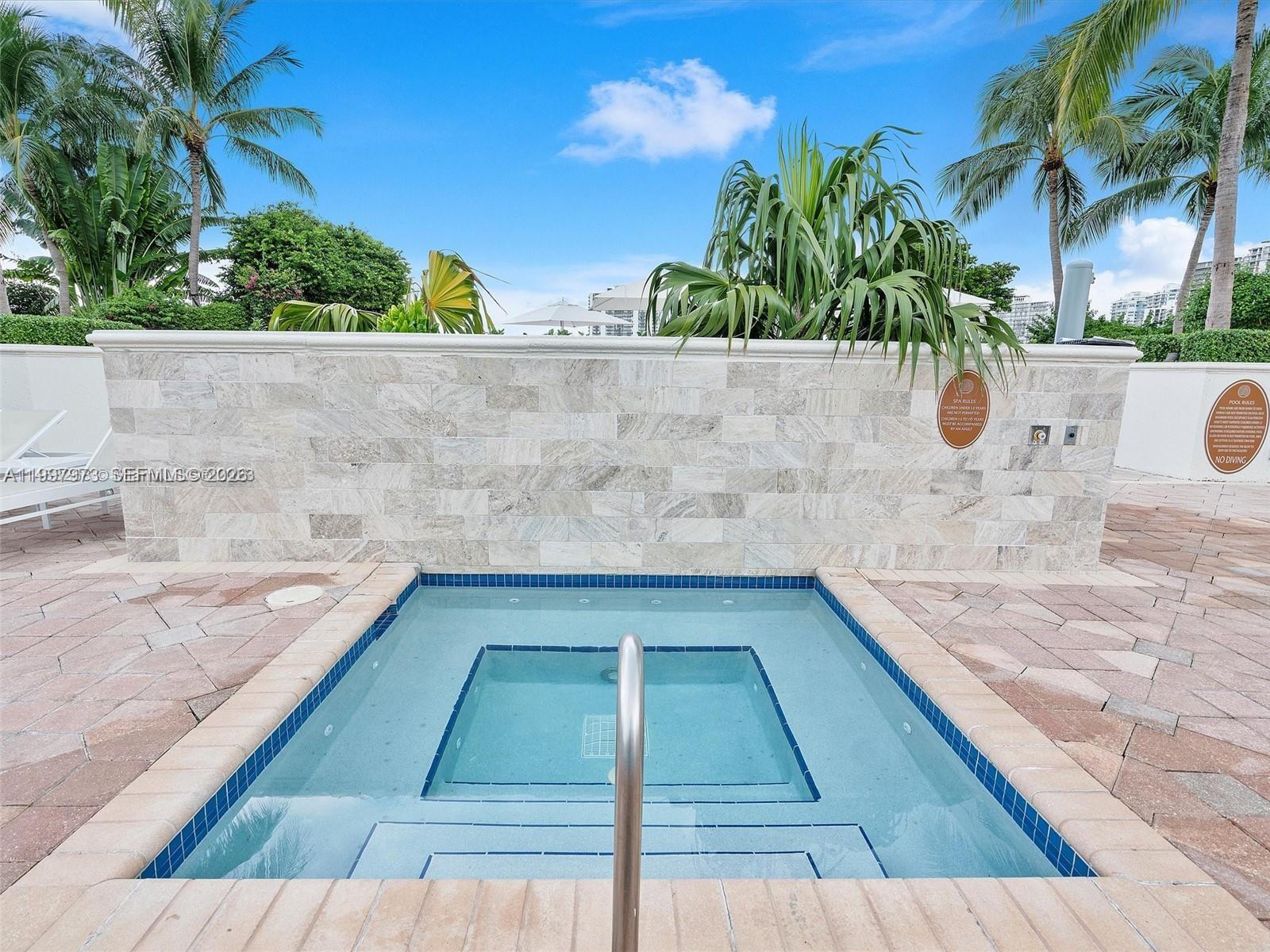 TURNBERRY VLG NO TOWER CO - Residential