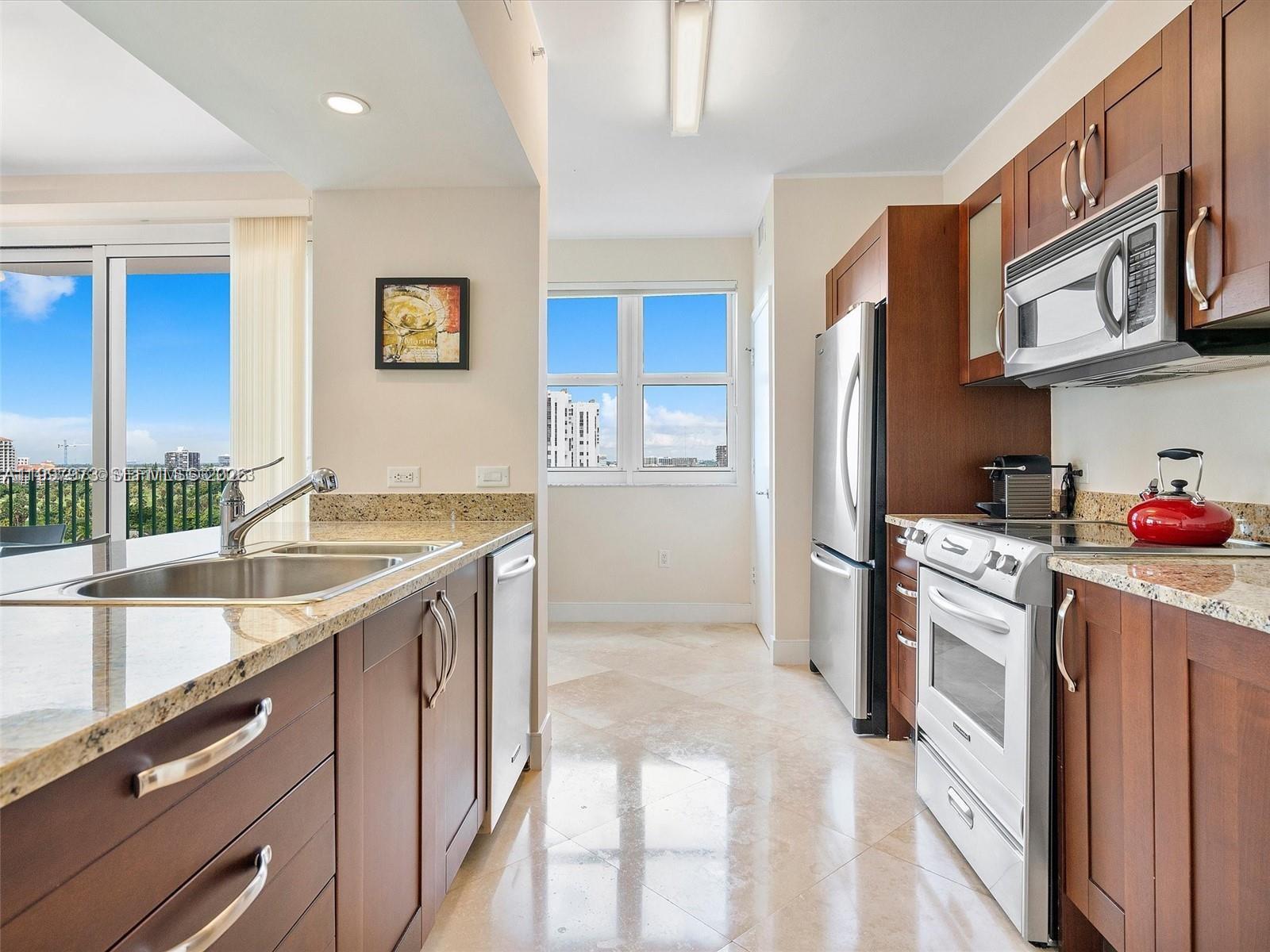 TURNBERRY VLG NO TOWER CO - Residential