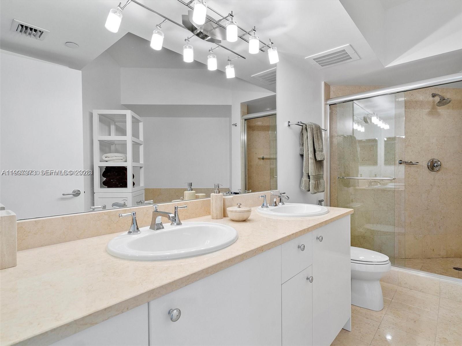 TURNBERRY VLG NO TOWER CO - Residential