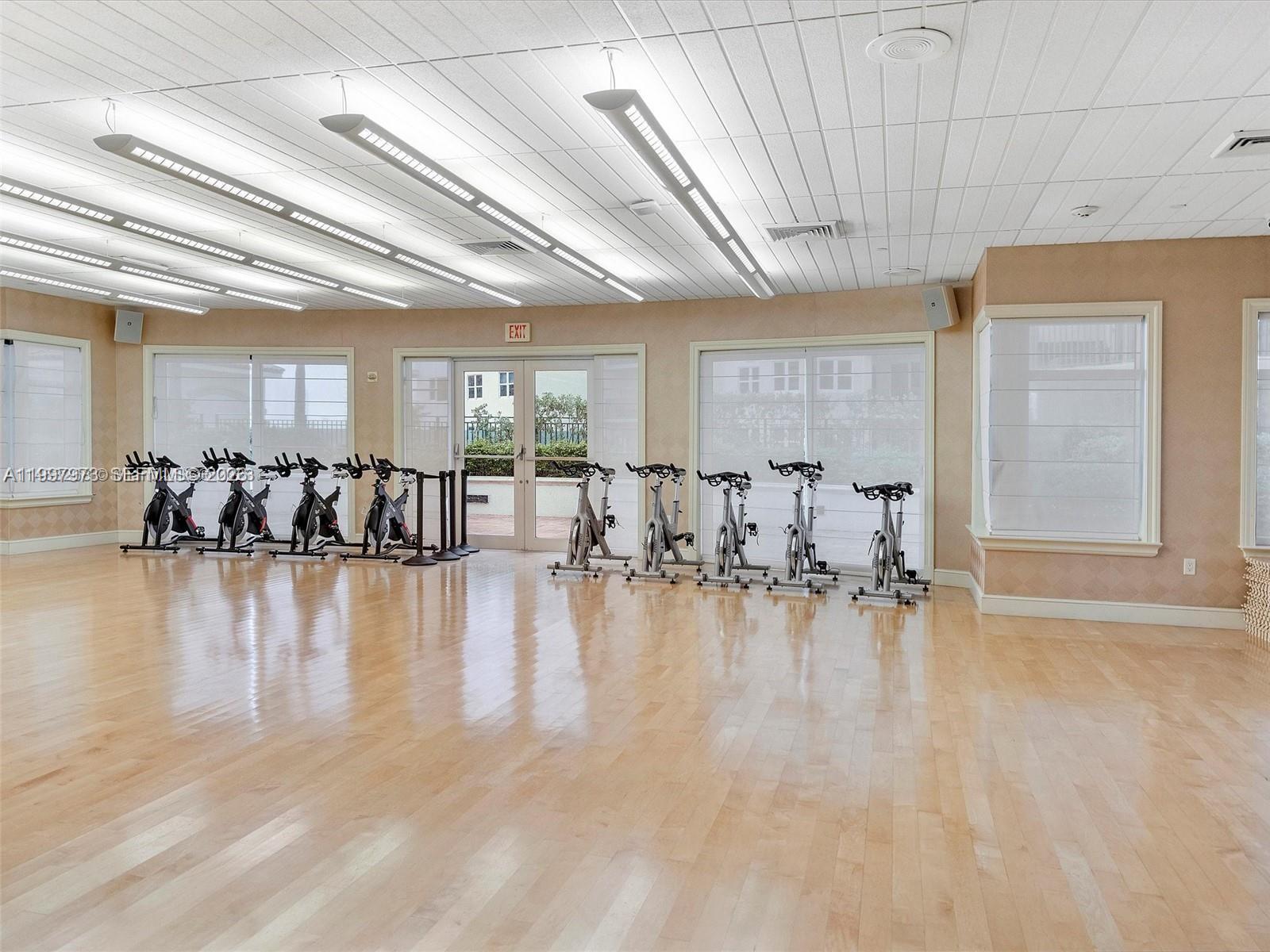 TURNBERRY VLG NO TOWER CO - Residential