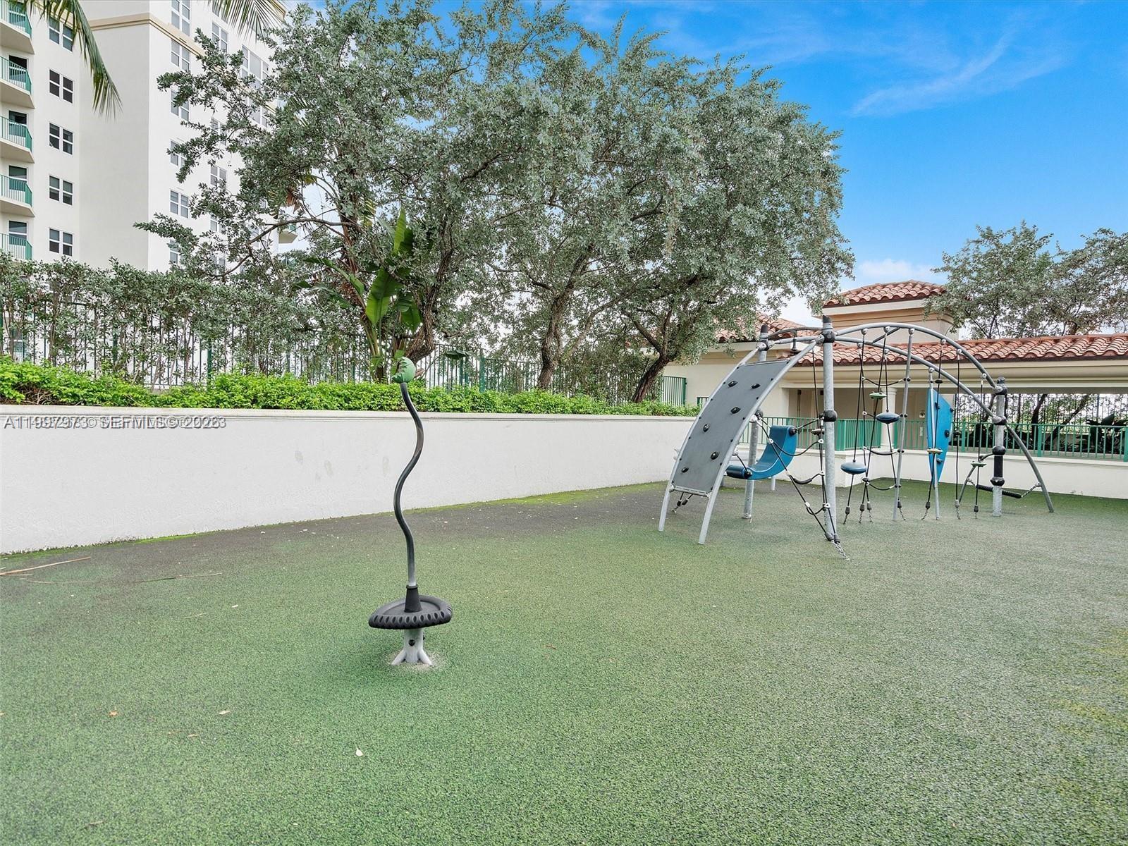 TURNBERRY VLG NO TOWER CO - Residential