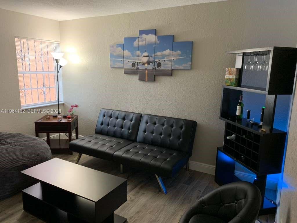 TOWN & COUNTRY CONDO PHAS - Residential Lease