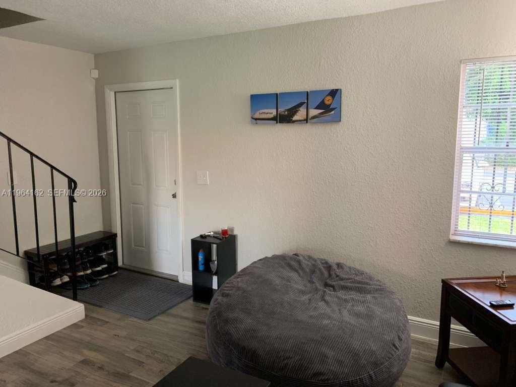 TOWN & COUNTRY CONDO PHAS - Residential Lease