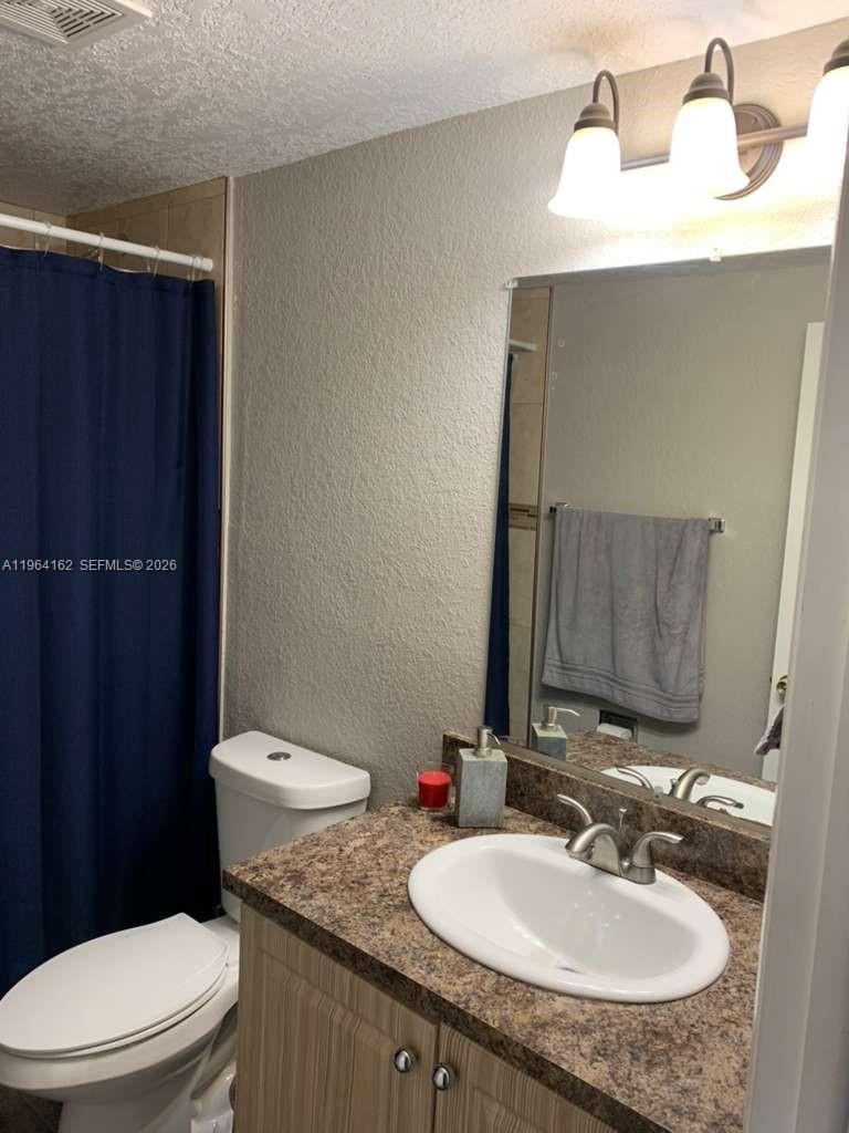 TOWN & COUNTRY CONDO PHAS - Residential Lease