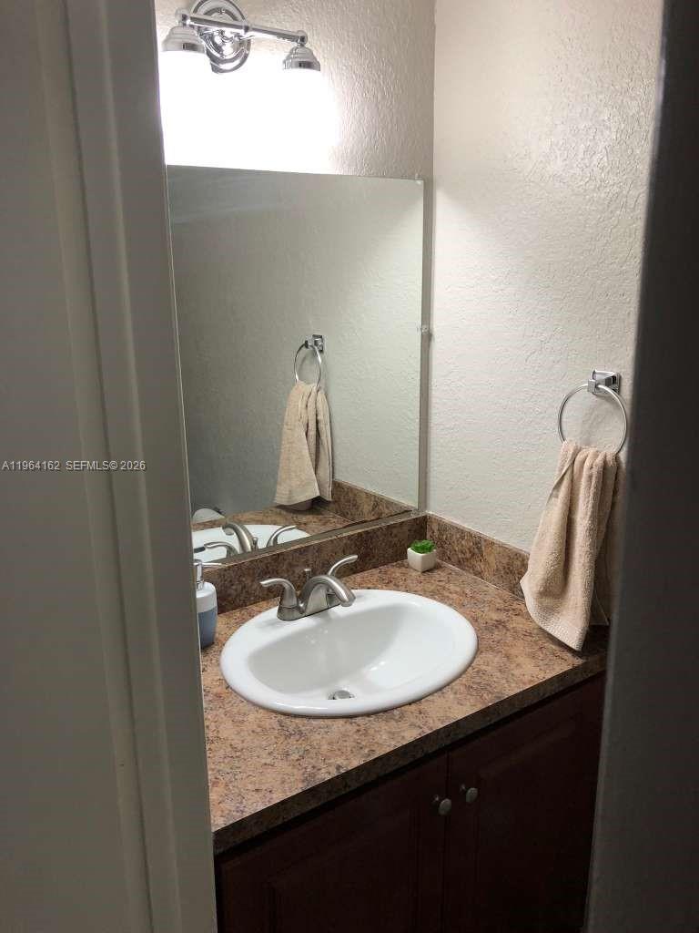 TOWN & COUNTRY CONDO PHAS - Residential Lease