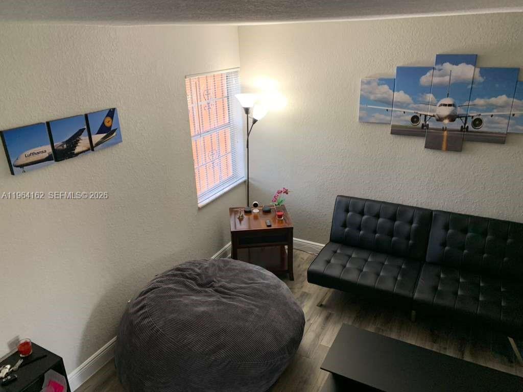 TOWN & COUNTRY CONDO PHAS - Residential Lease