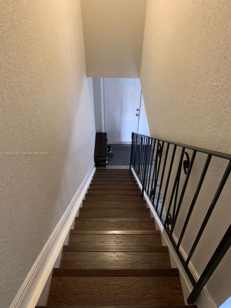 TOWN & COUNTRY CONDO PHAS - Residential Lease