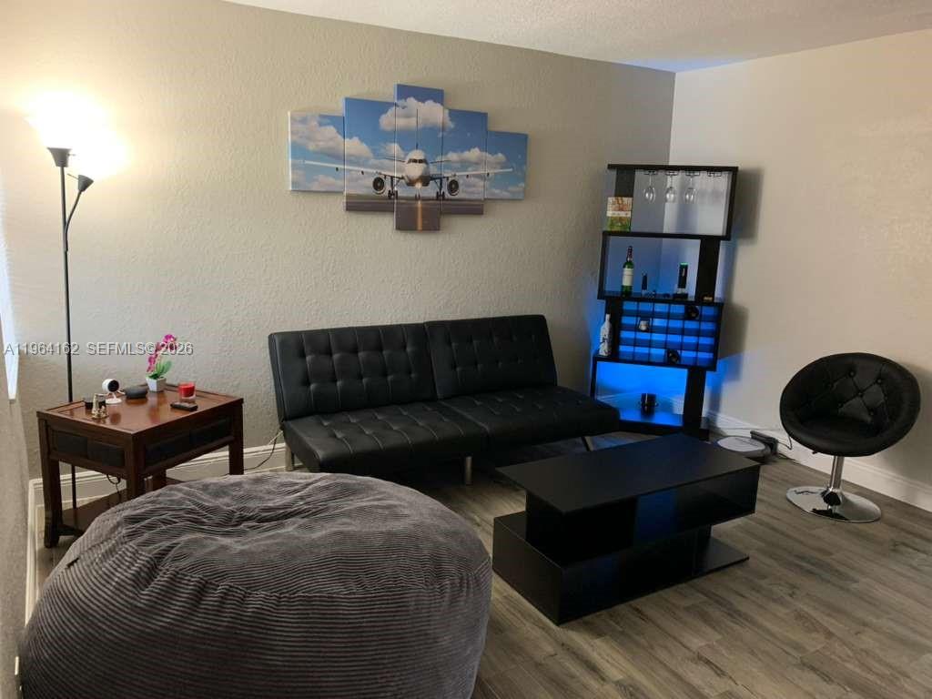 TOWN & COUNTRY CONDO PHAS - Residential Lease