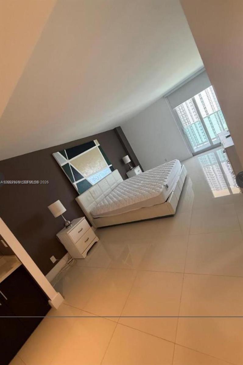 100 Bayview Dr 2014