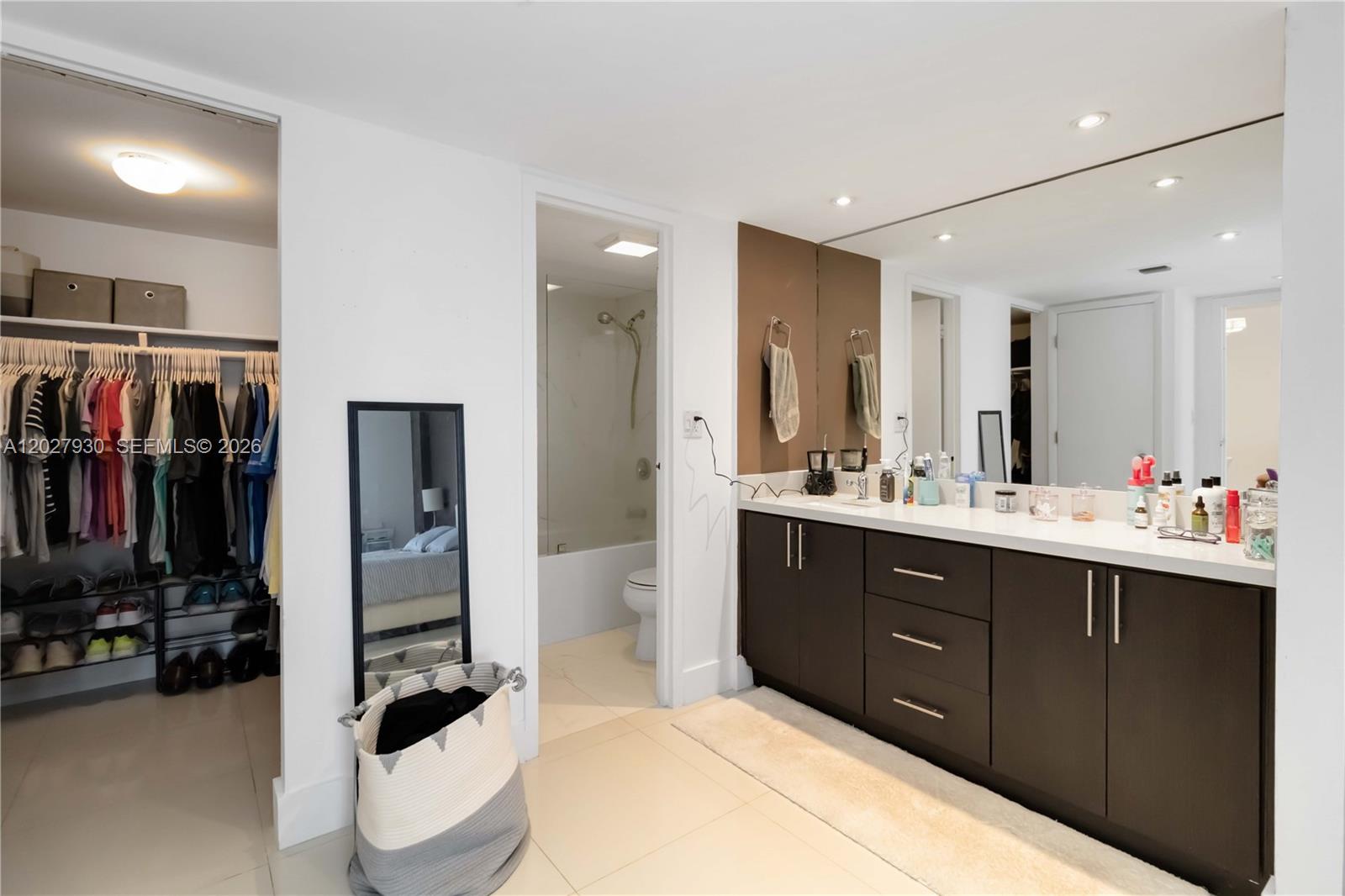 ARLEN HOUSE EAST CONDO - Residential