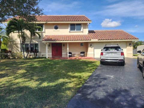 Photo of 14531 Hickory Ct, Davie, FL 33325 (MLS # A11944319)