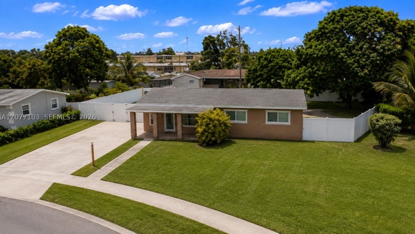 1225 NW 192ND ST, MIAMI, FL 33169 - Image 1acfb617a2ae5fefaf87122c8ffdba8f/1322528341