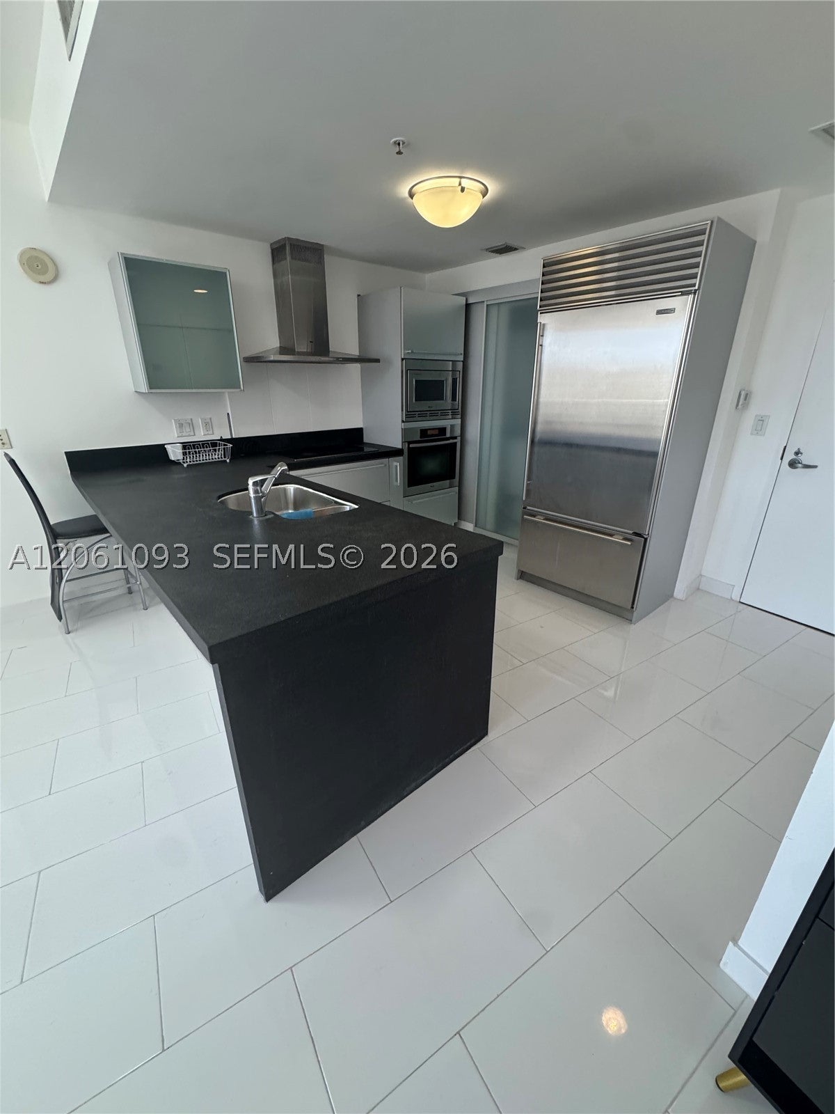 18201 Collins Ave 608