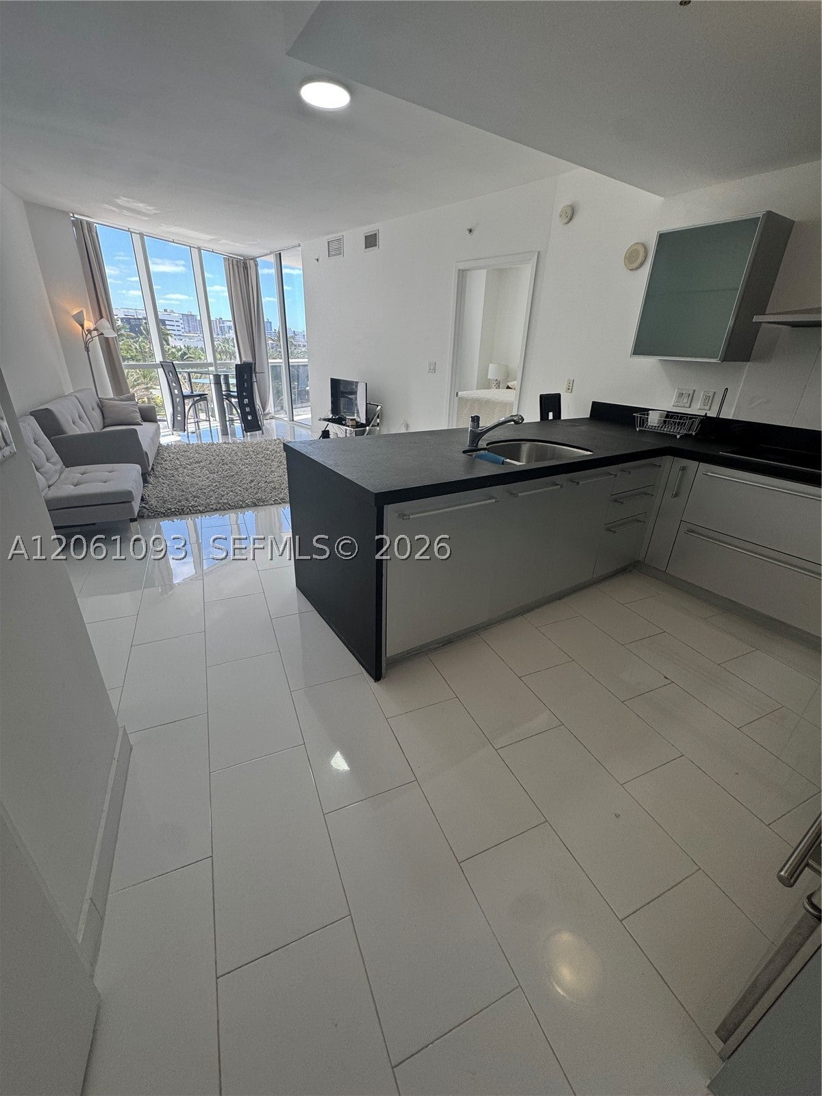 18201 Collins Ave 608