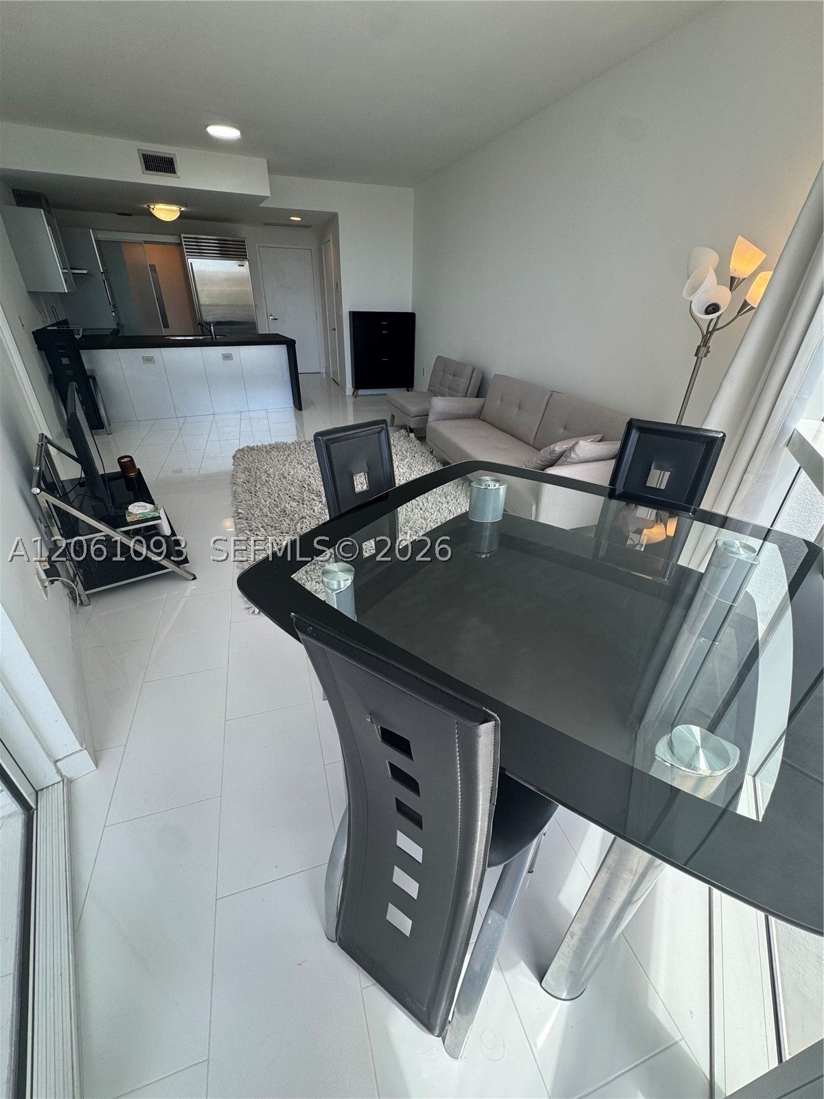 18201 Collins Ave 608