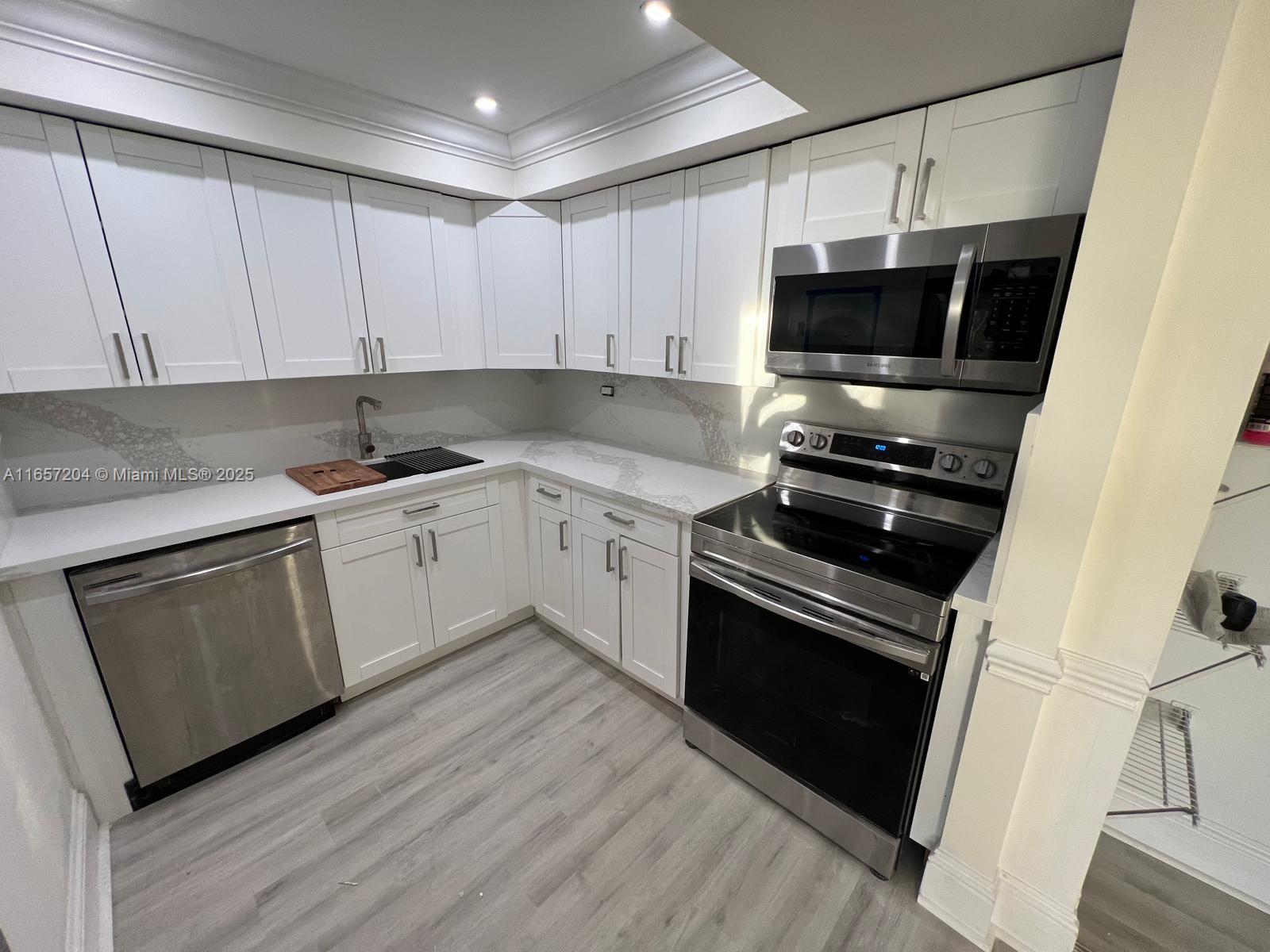 1720 Nw N River Dr 509, Miami, Broward County, Florida - 2 Bedrooms  
2 Bathrooms - 