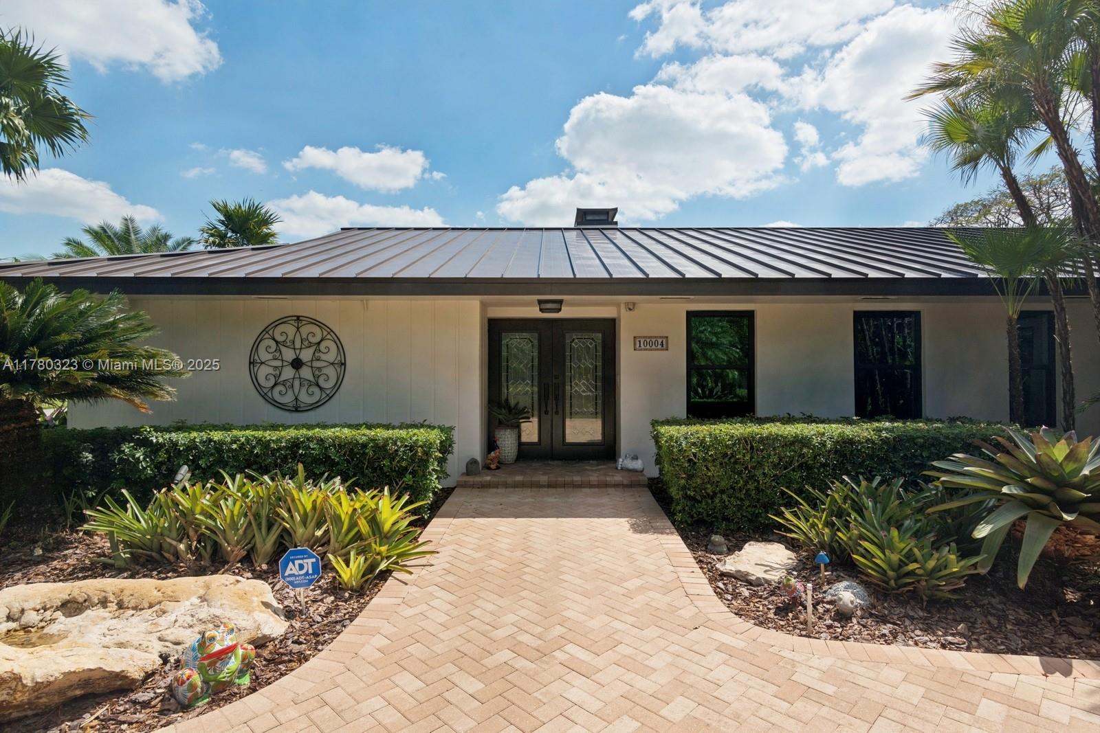 10004 Sw 130th Ter, Miami, Broward County, Florida - 4 Bedrooms  
3 Bathrooms - 