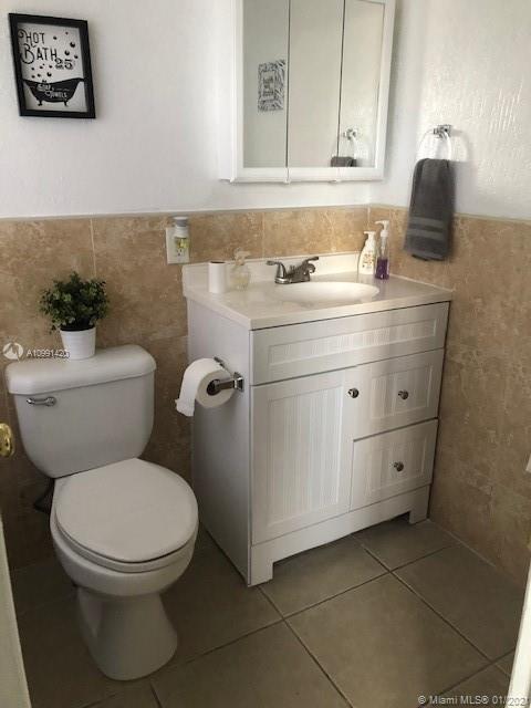 VILLAS OF WEST BIRD CONDO - Residential